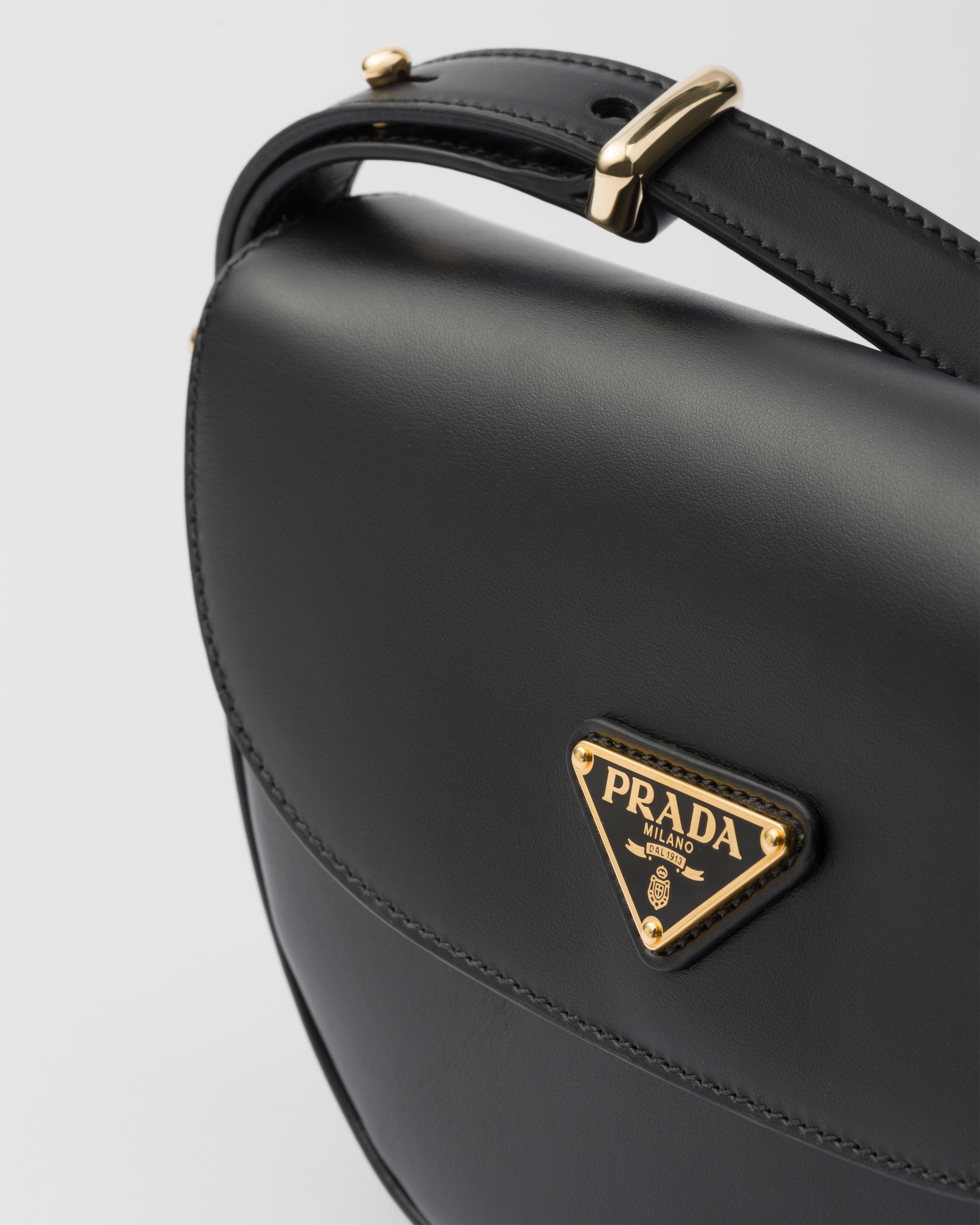 Sac porté épaule prada arqué à rabat en cuir PRADA Noir