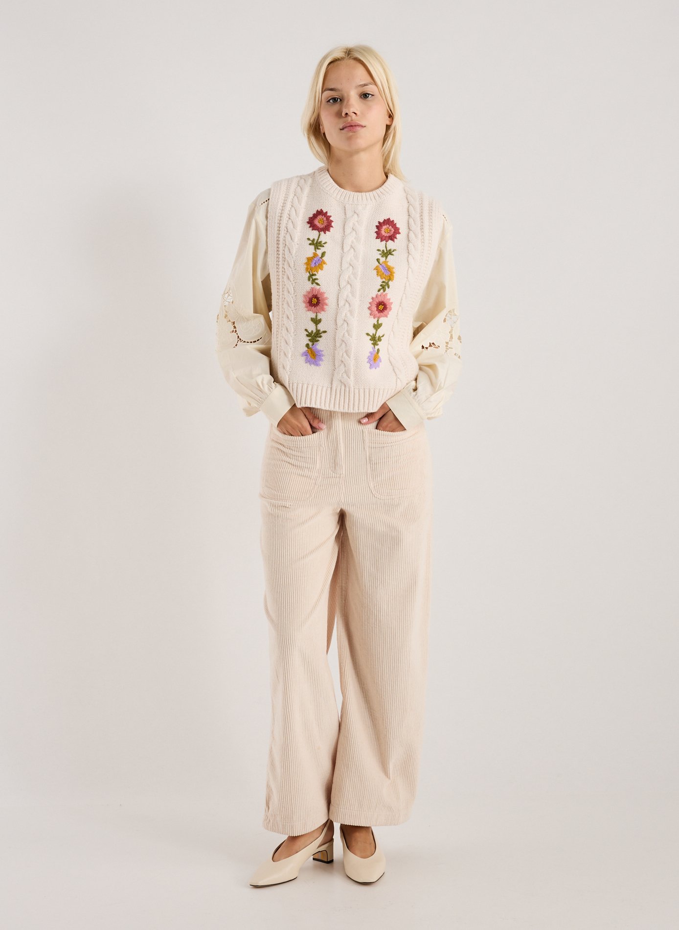 Gilet ouvert brodé sans manches LOUISE MISHA Blanc