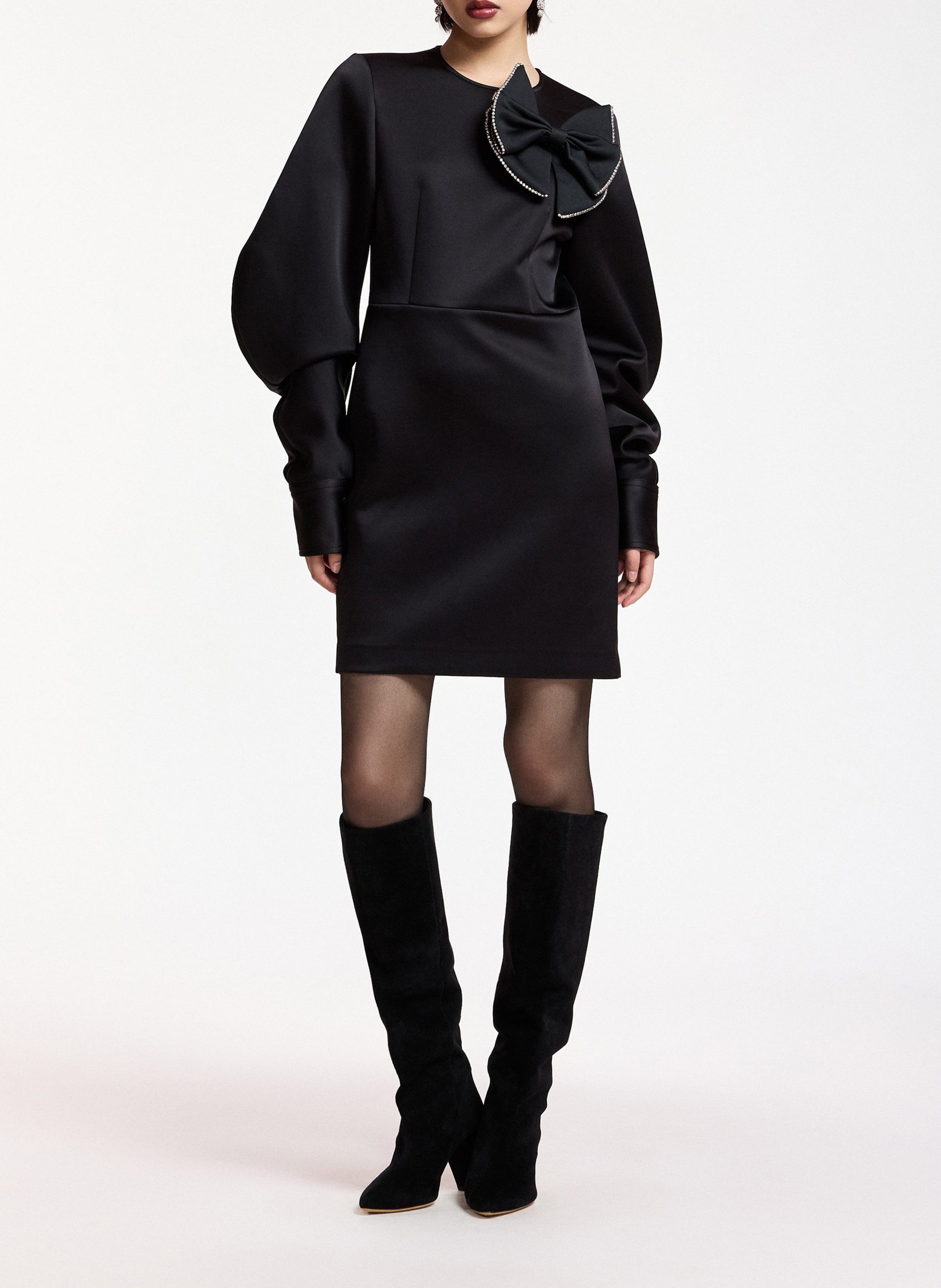 Robe courte droite col rond kori ESSENTIEL ANTWERP Noir