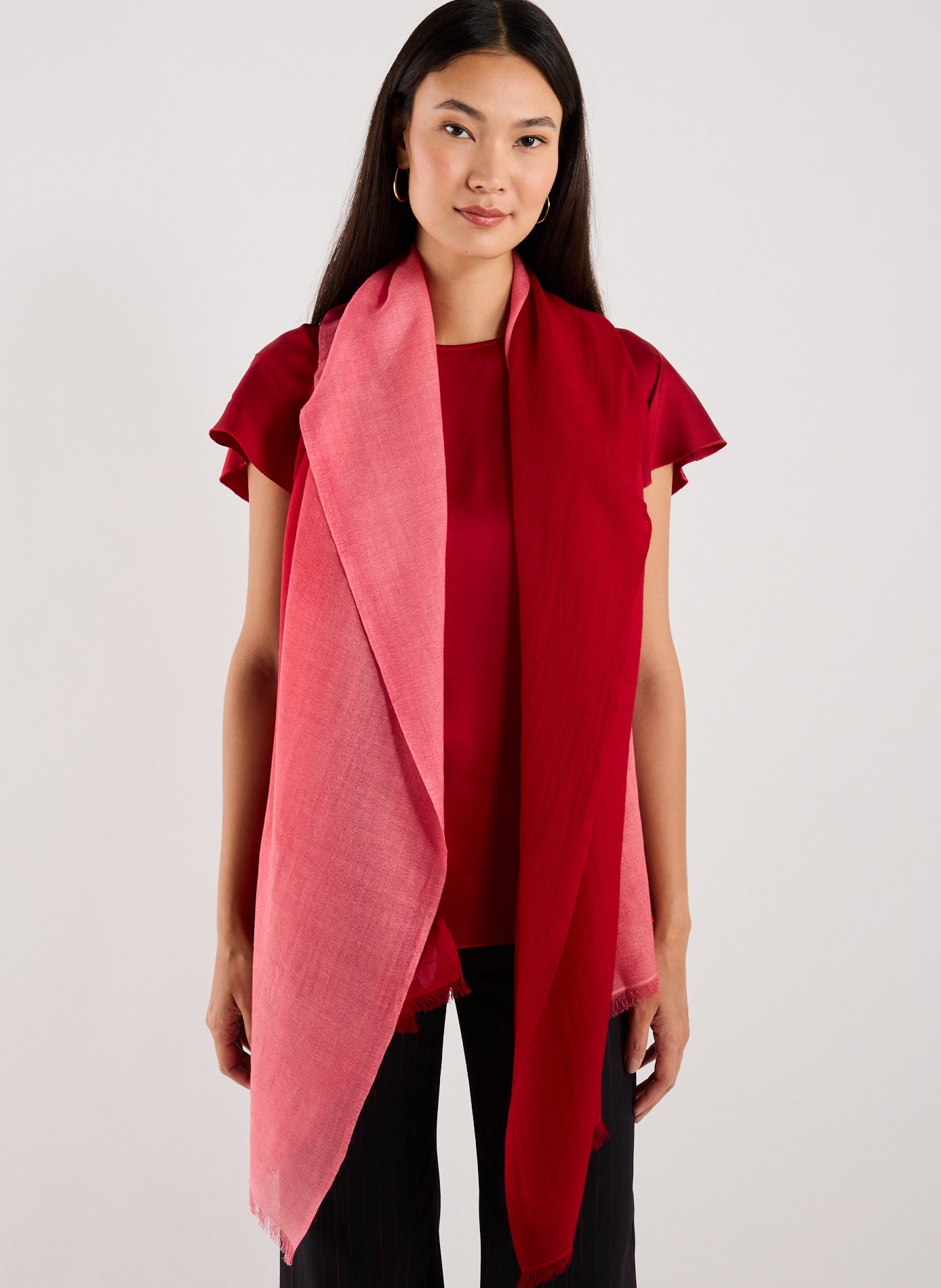 Etole tie and dye en laine  AU PRINTEMPS PARIS Rouge