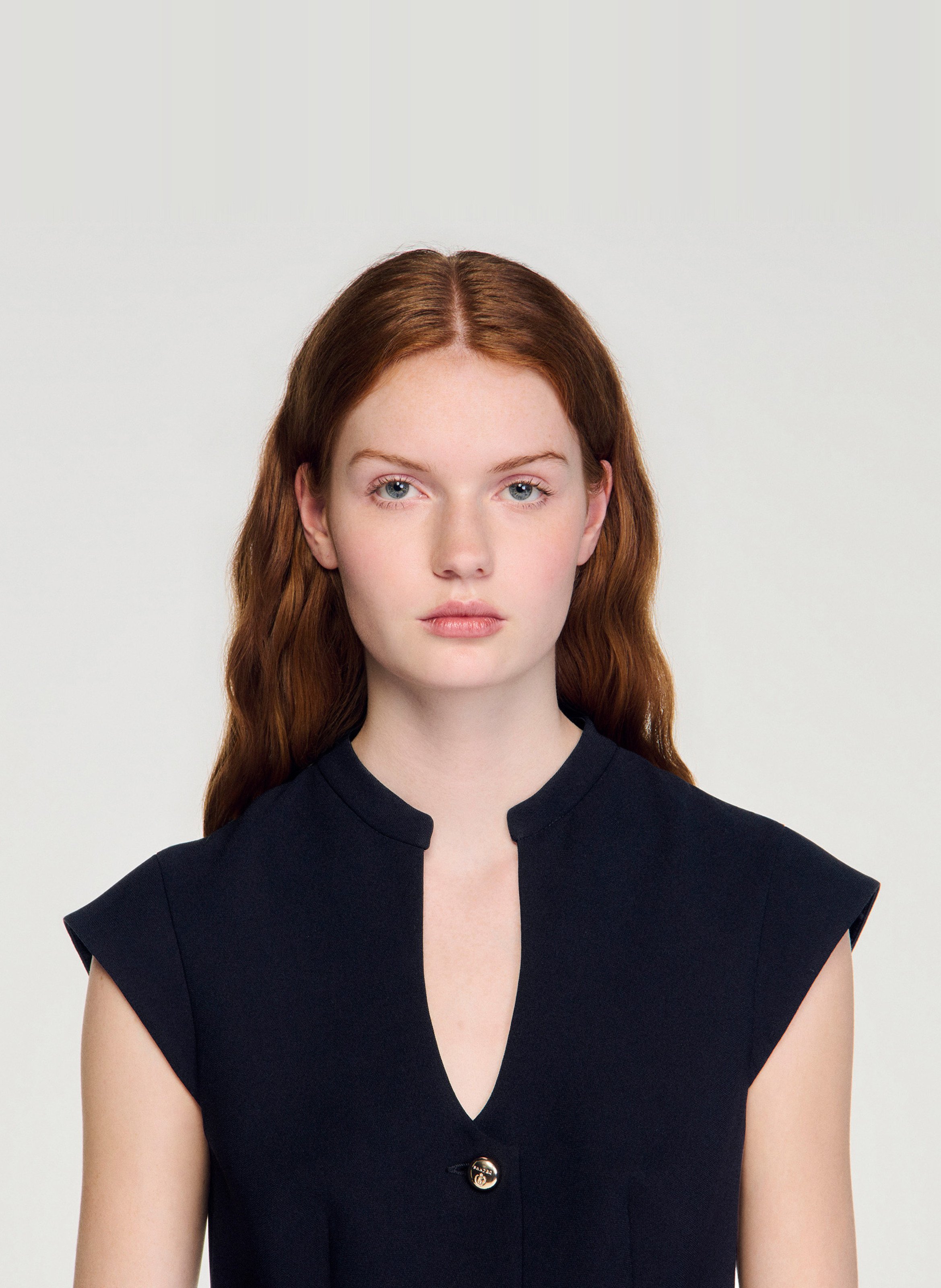 Robe courte cintrée unie SANDRO Noir