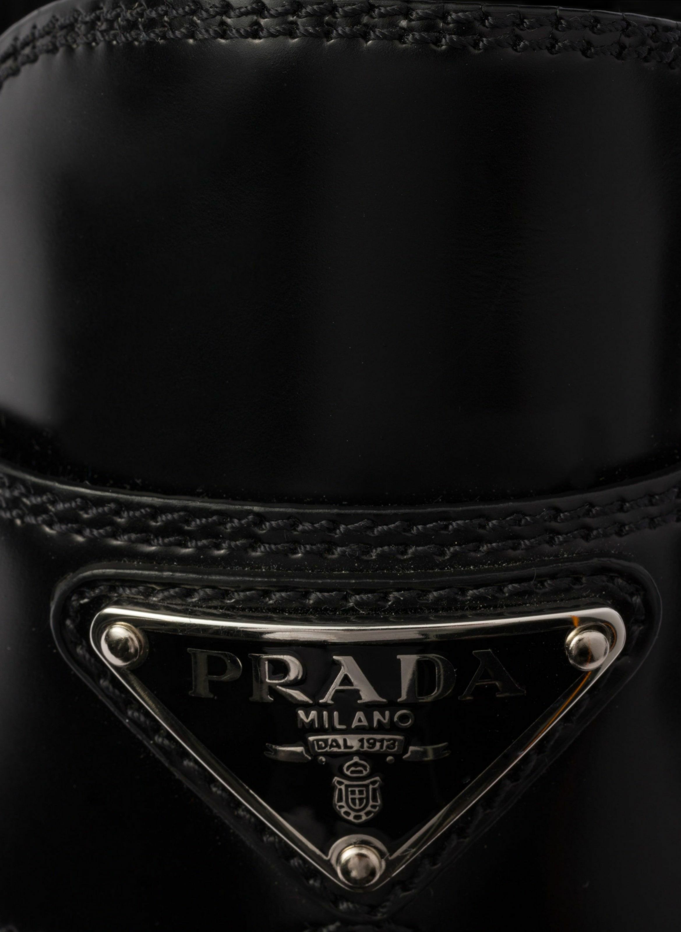 Mocassins chocolate en cuir brossé PRADA Noir