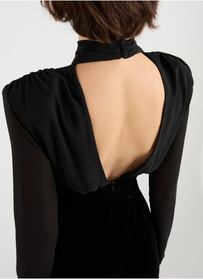 Robe courte à manches longues velours avec épaulettes