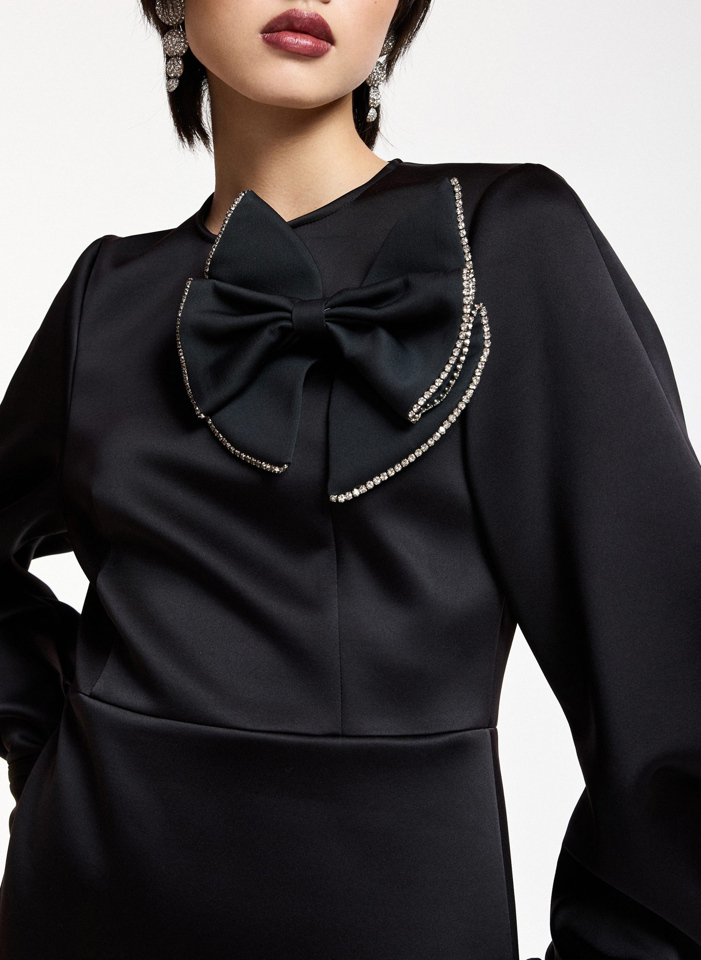Robe courte droite col rond kori ESSENTIEL ANTWERP Noir