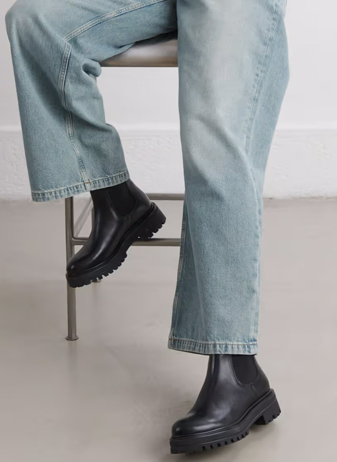 Boots chelsea en cuir amandine JONAK Noir