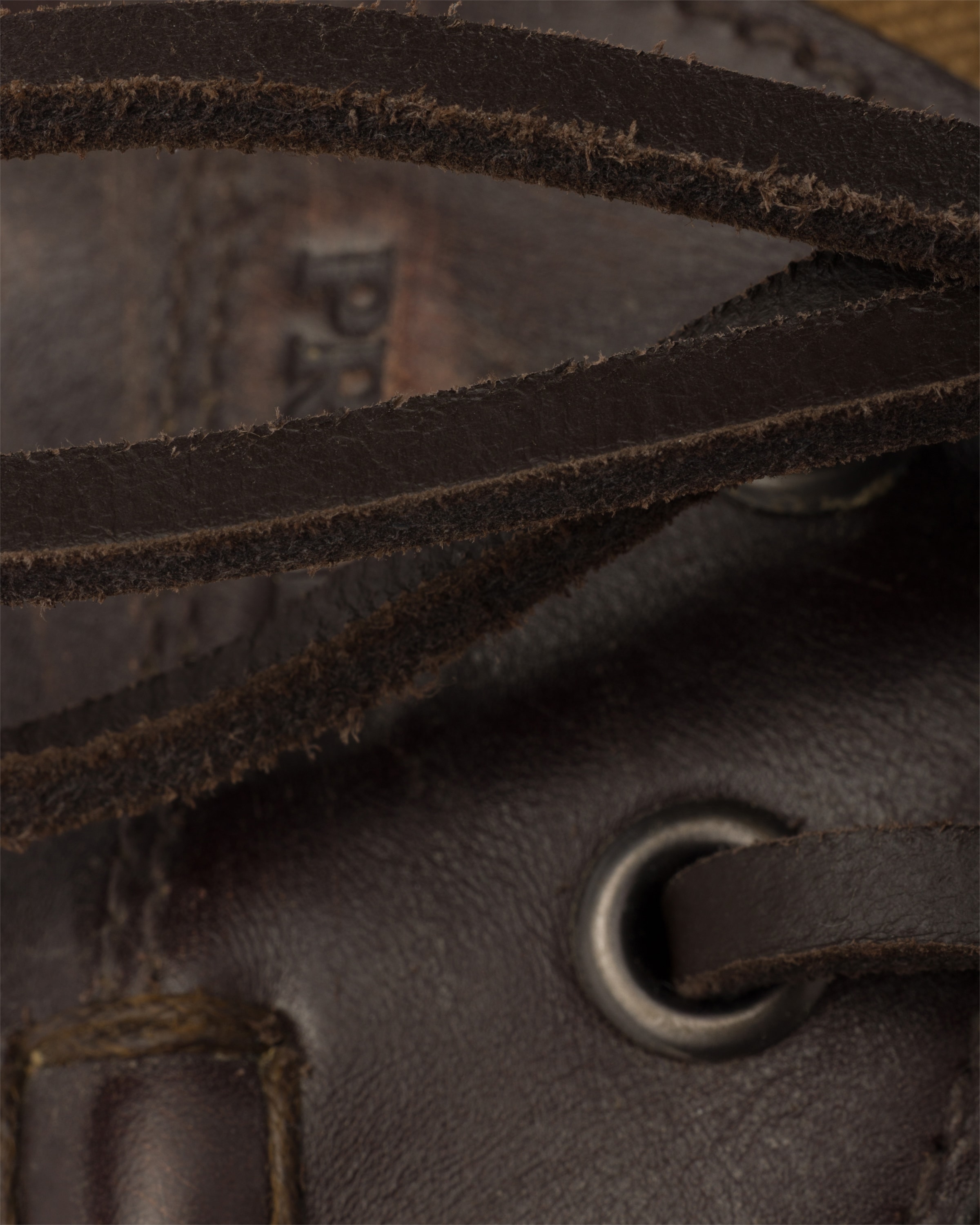 Chaussures bateau en toile vieillie et cuir PRADA Marron