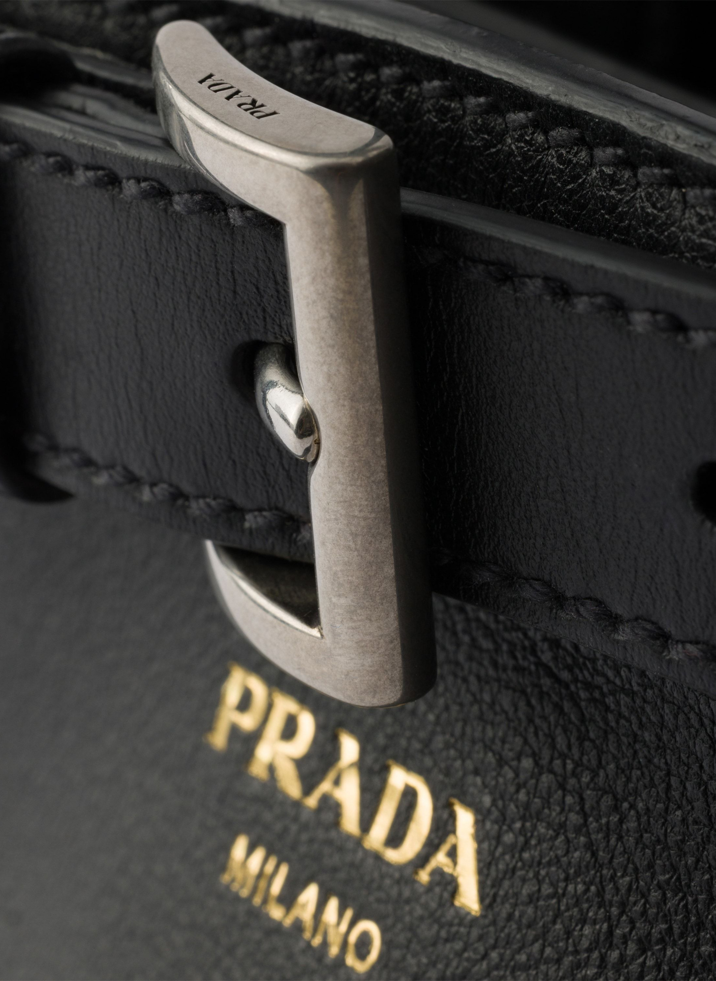 Petit sac prada buckle en cuir avec ceinture PRADA Noir