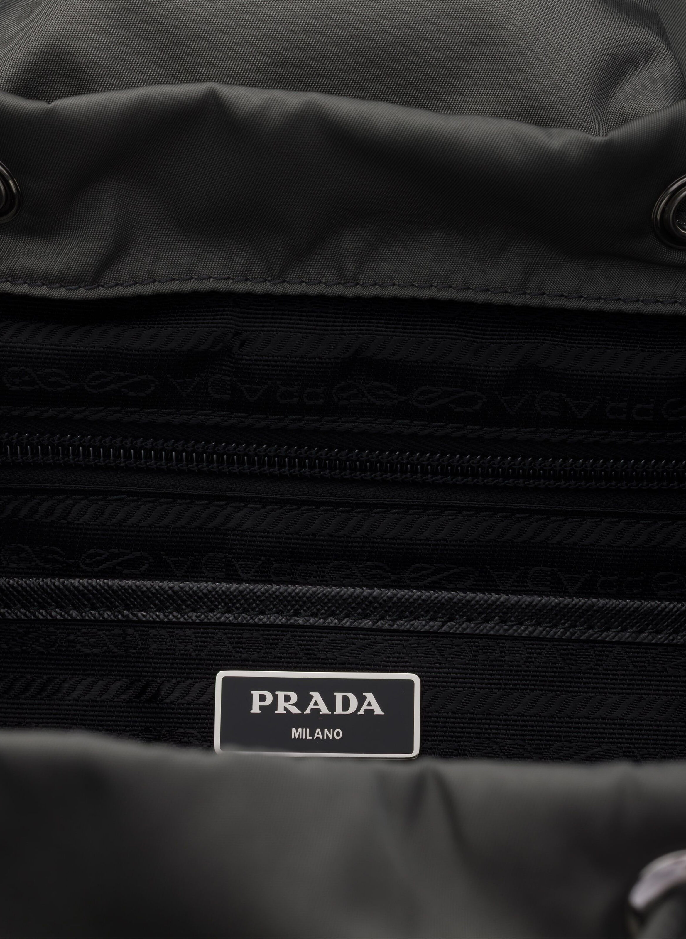 Sac à dos en re-nylon PRADA Gris