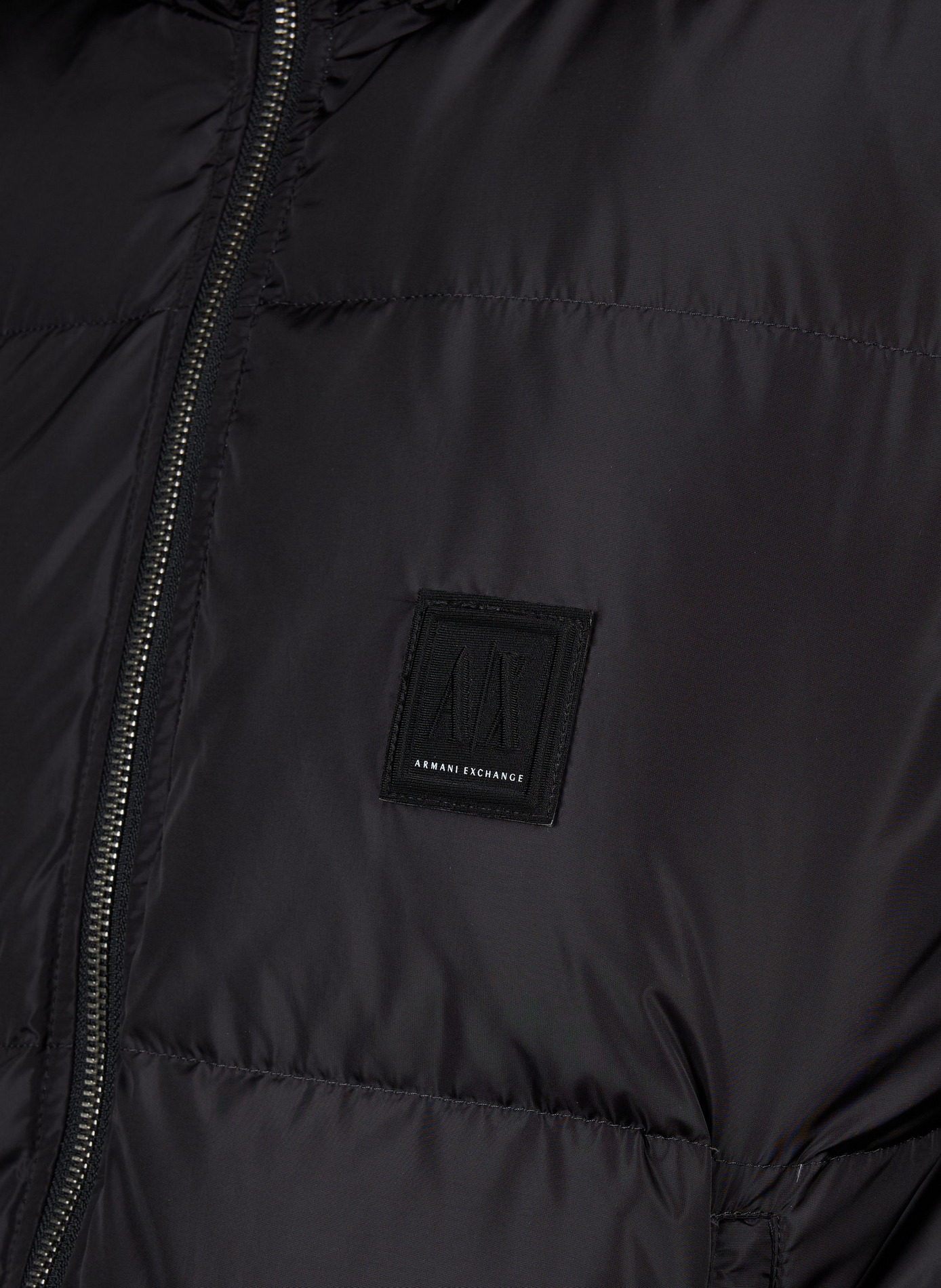 Kurze gesteppte Daunenjacke ARMANI EXCHANGE Schwarz