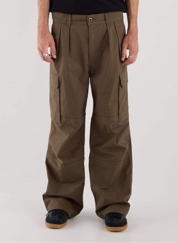 Pantalon Fargo en coton Kaki by SAISON 1865 SAISON 1865 Pantalon Fargo en coton Kaki