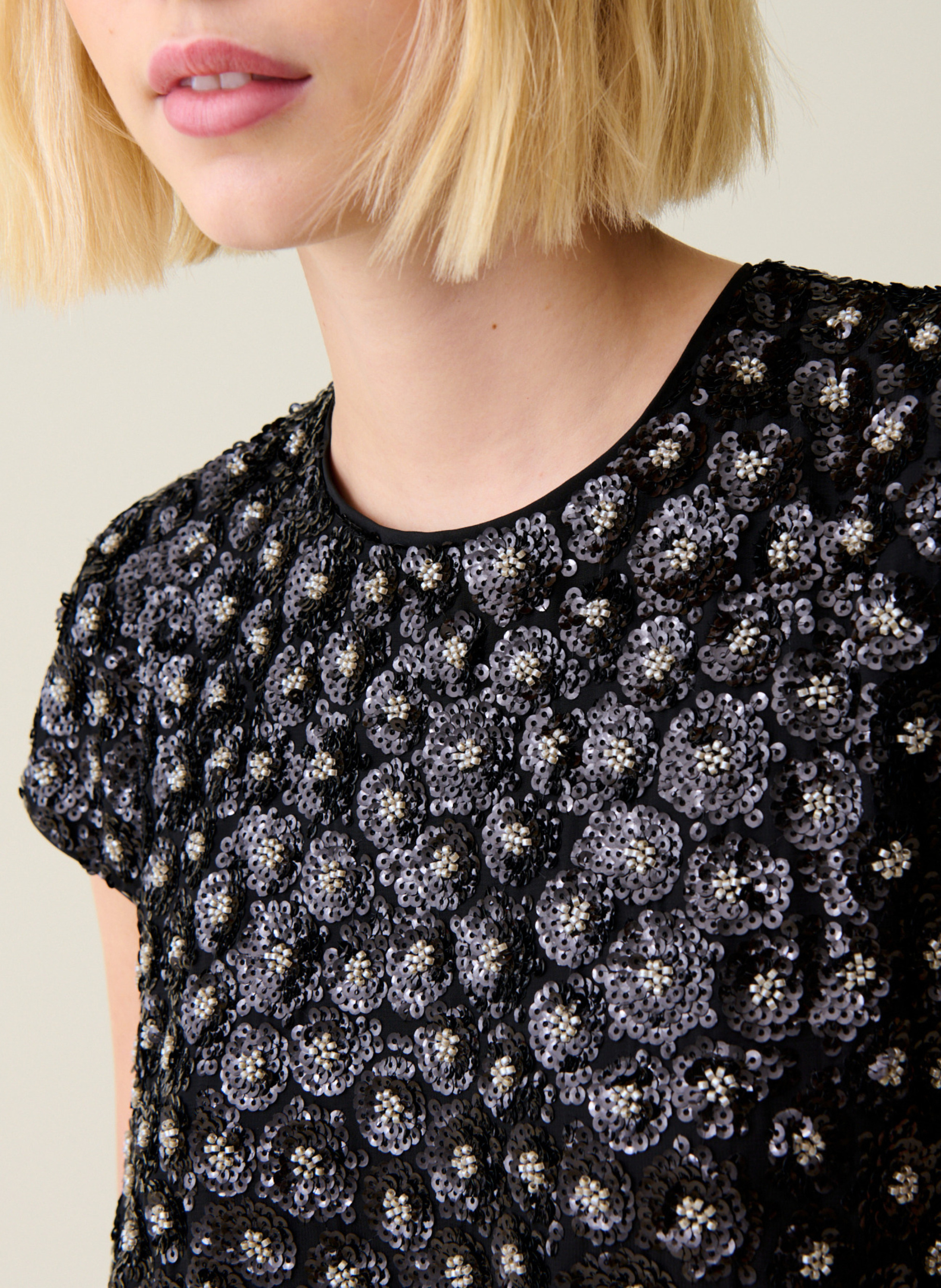 Robe courte col rond à paillettes CLAUDIE PIERLOT Noir