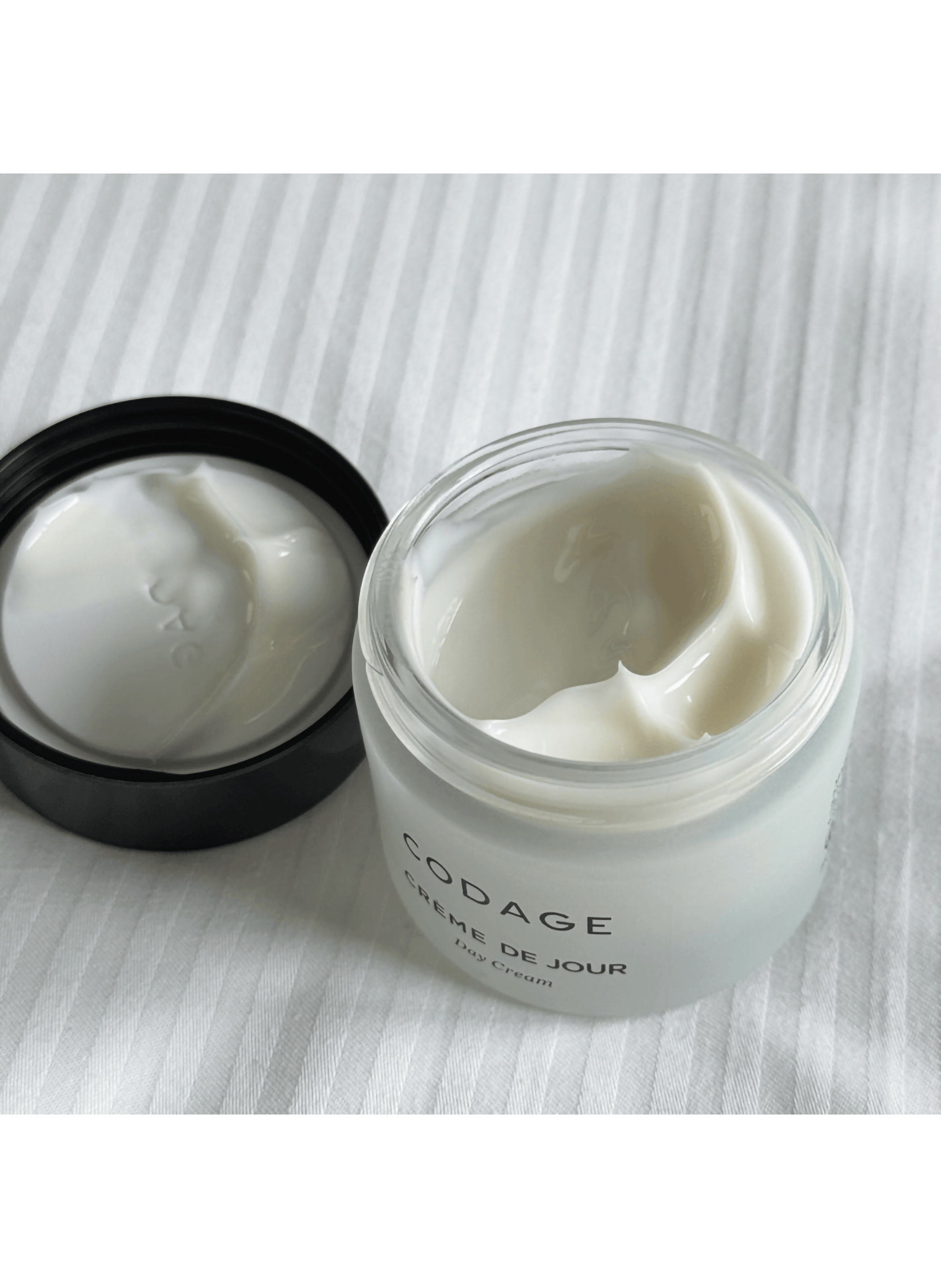 Day Cream - Protective, Smoothing, and Radiant CODAGE No color