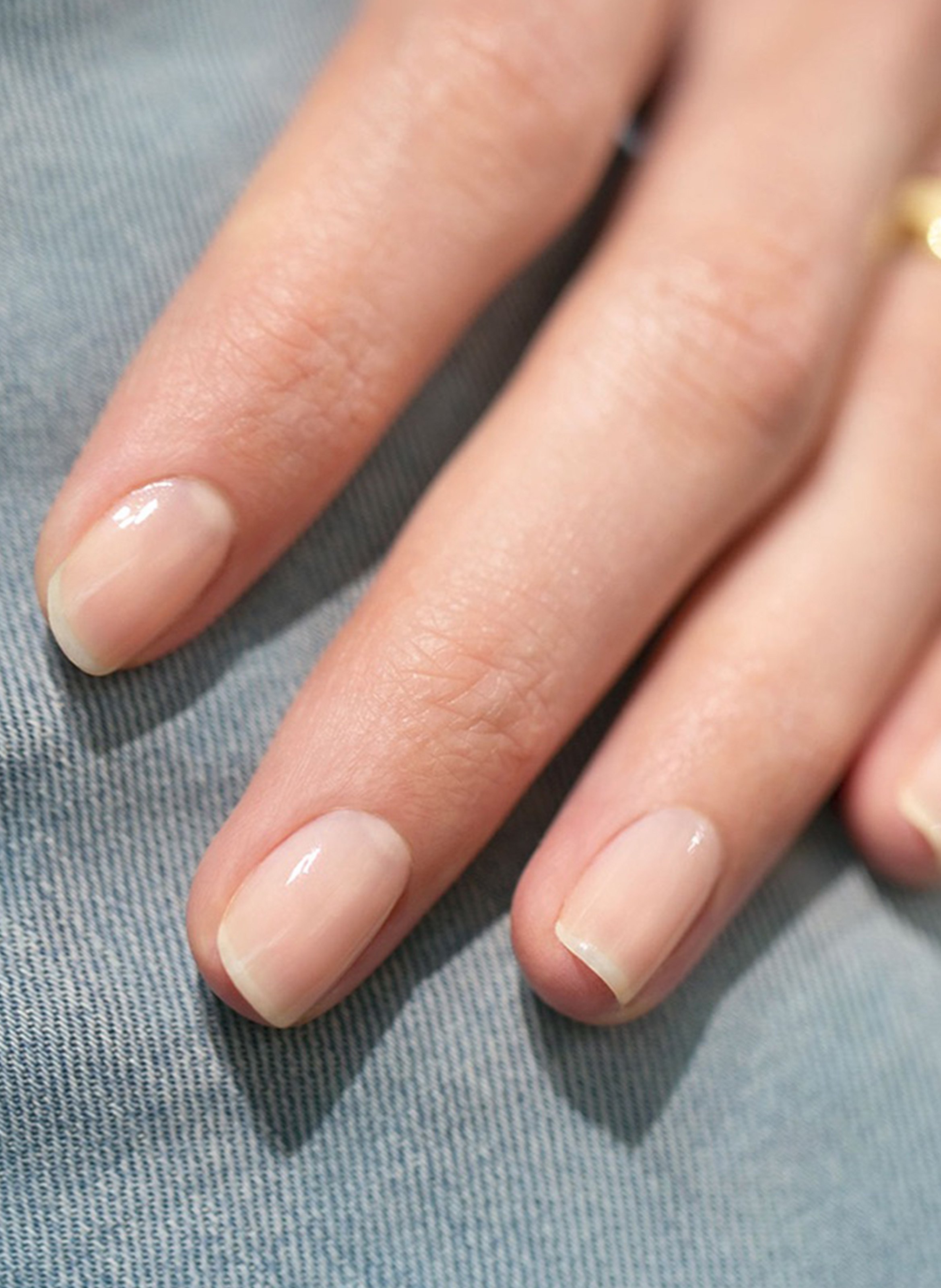 Green Flash Nail Polish MANUCURIST Beige