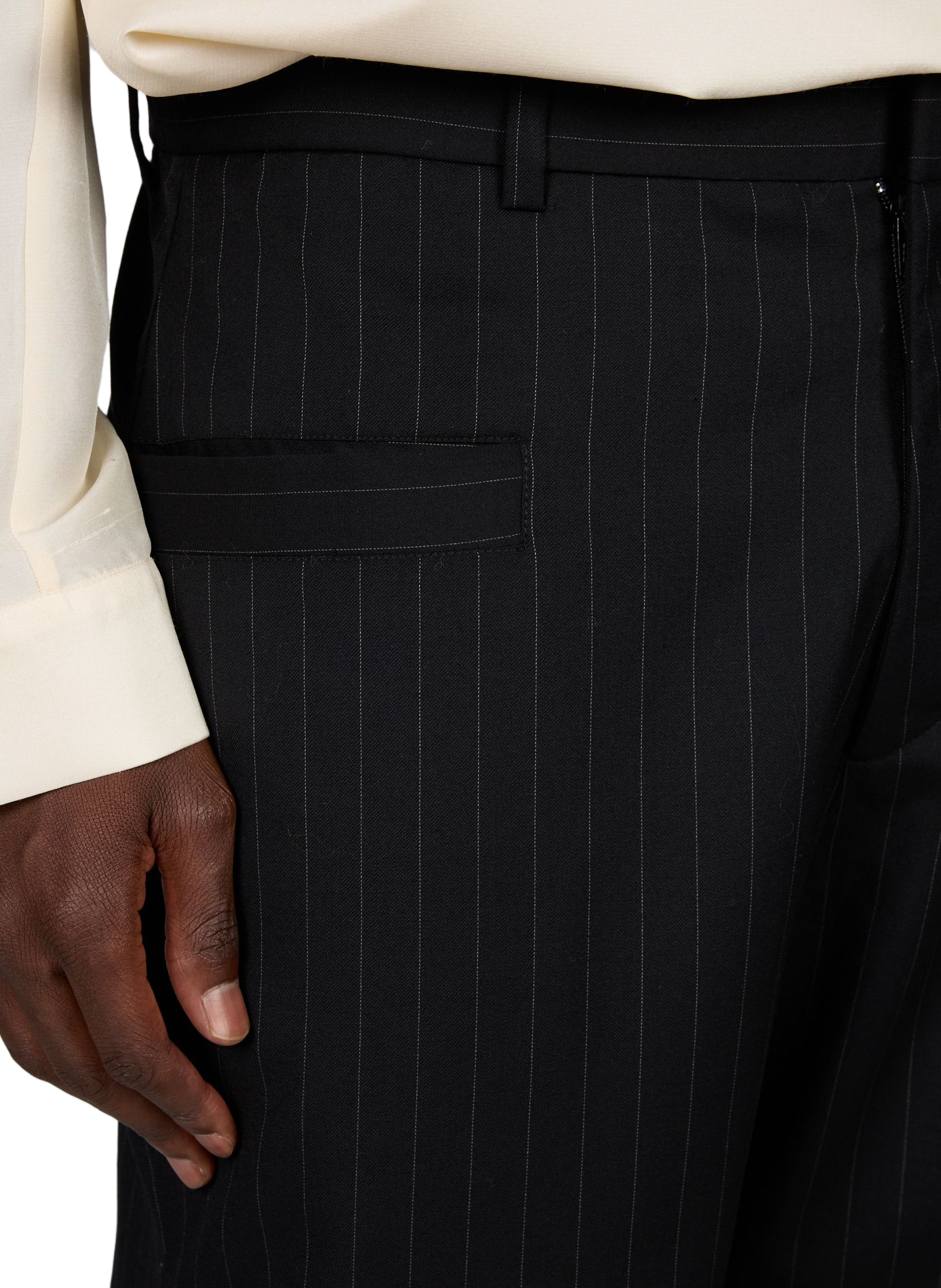 Decisiones wool trousers with pleated details CAMPILLO Black