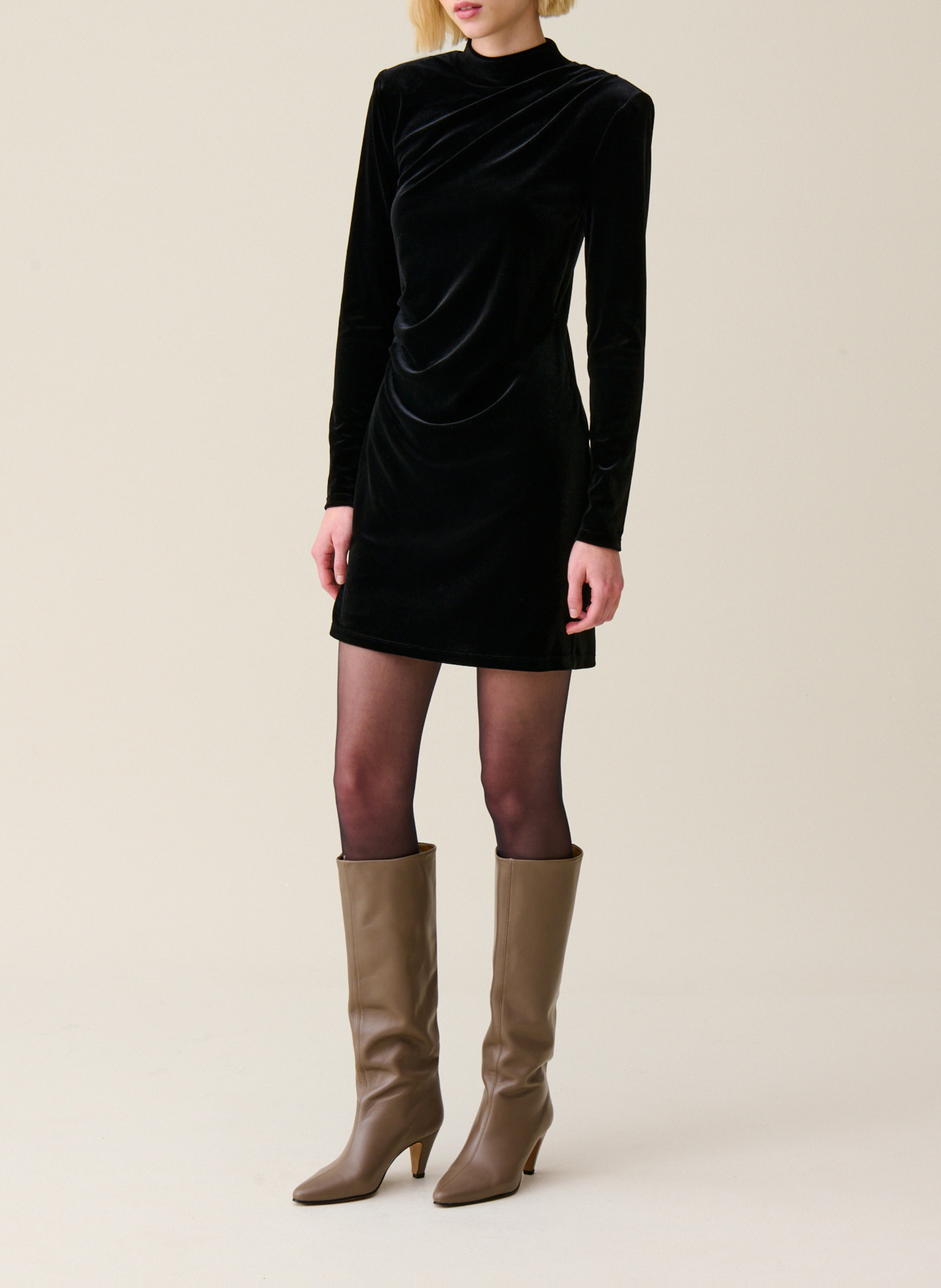 Robe courte cintrée en velours CLAUDIE PIERLOT Noir