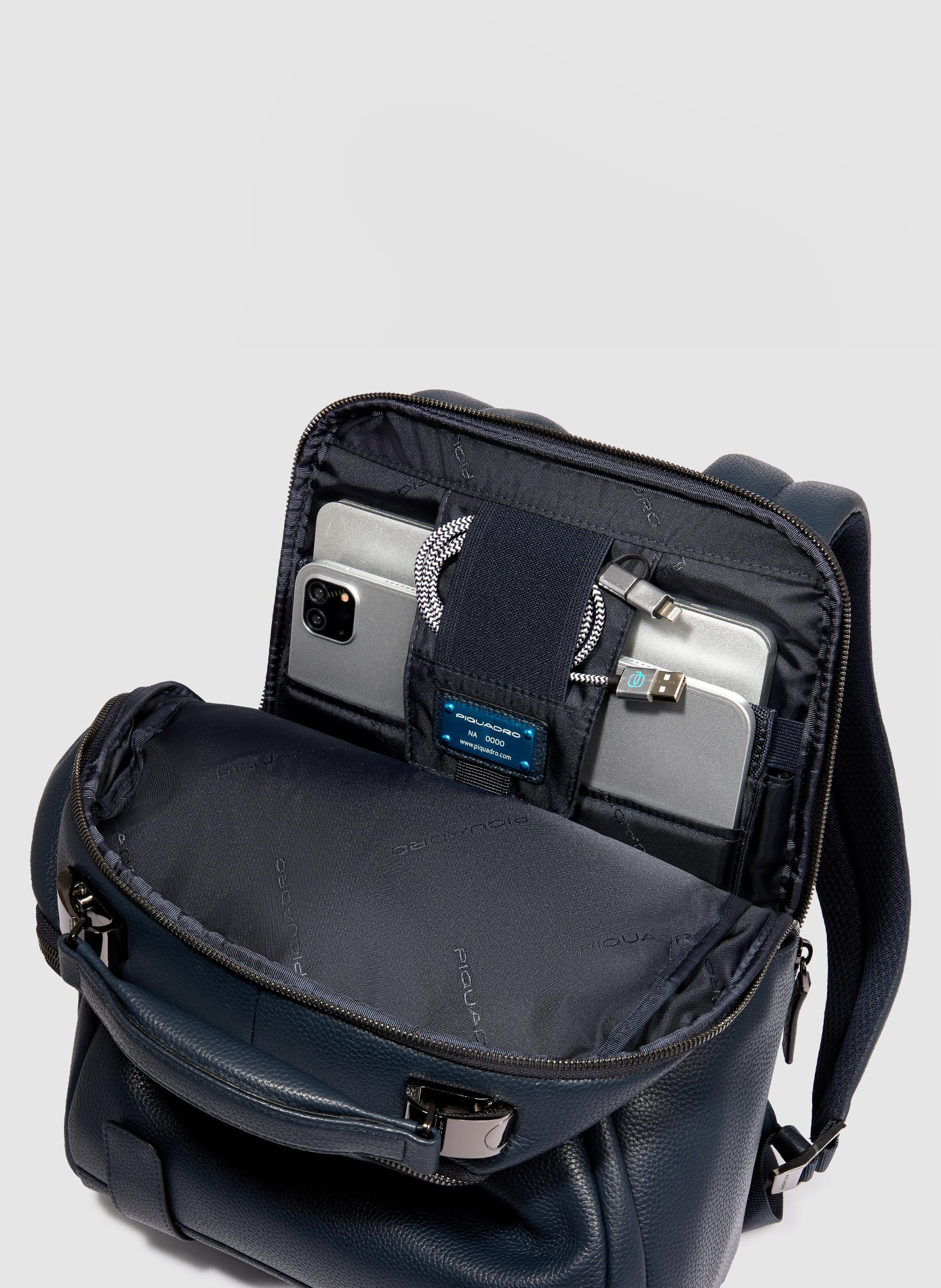 Sac à dos pour ordinateur 14" PIQUADRO Bleu