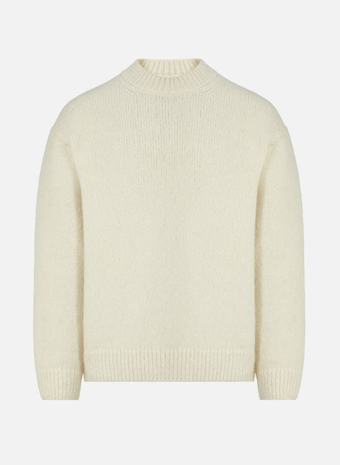 The JACQUEMUS strutting knit