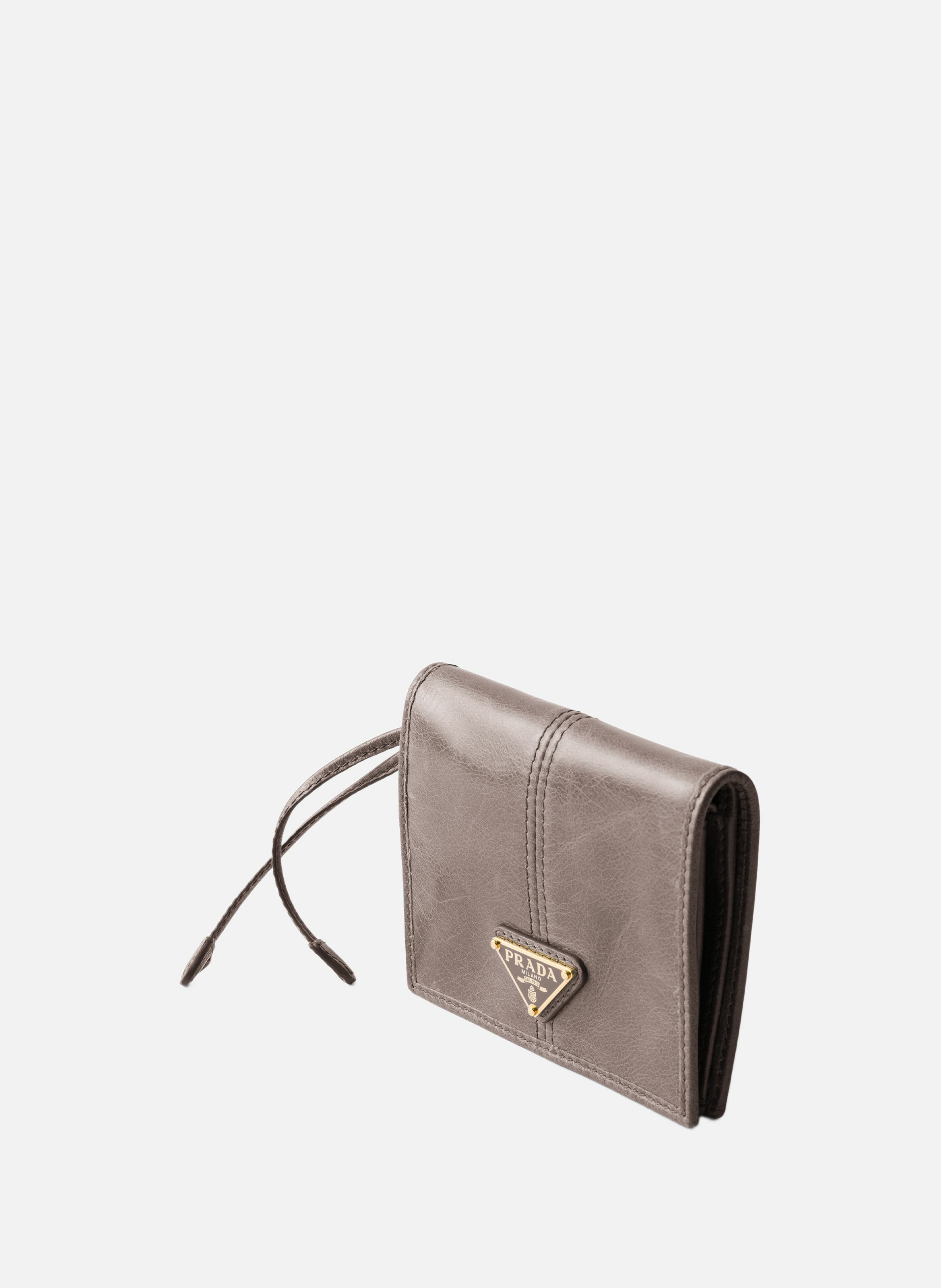 Petit portefeuille en cuir PRADA Gris