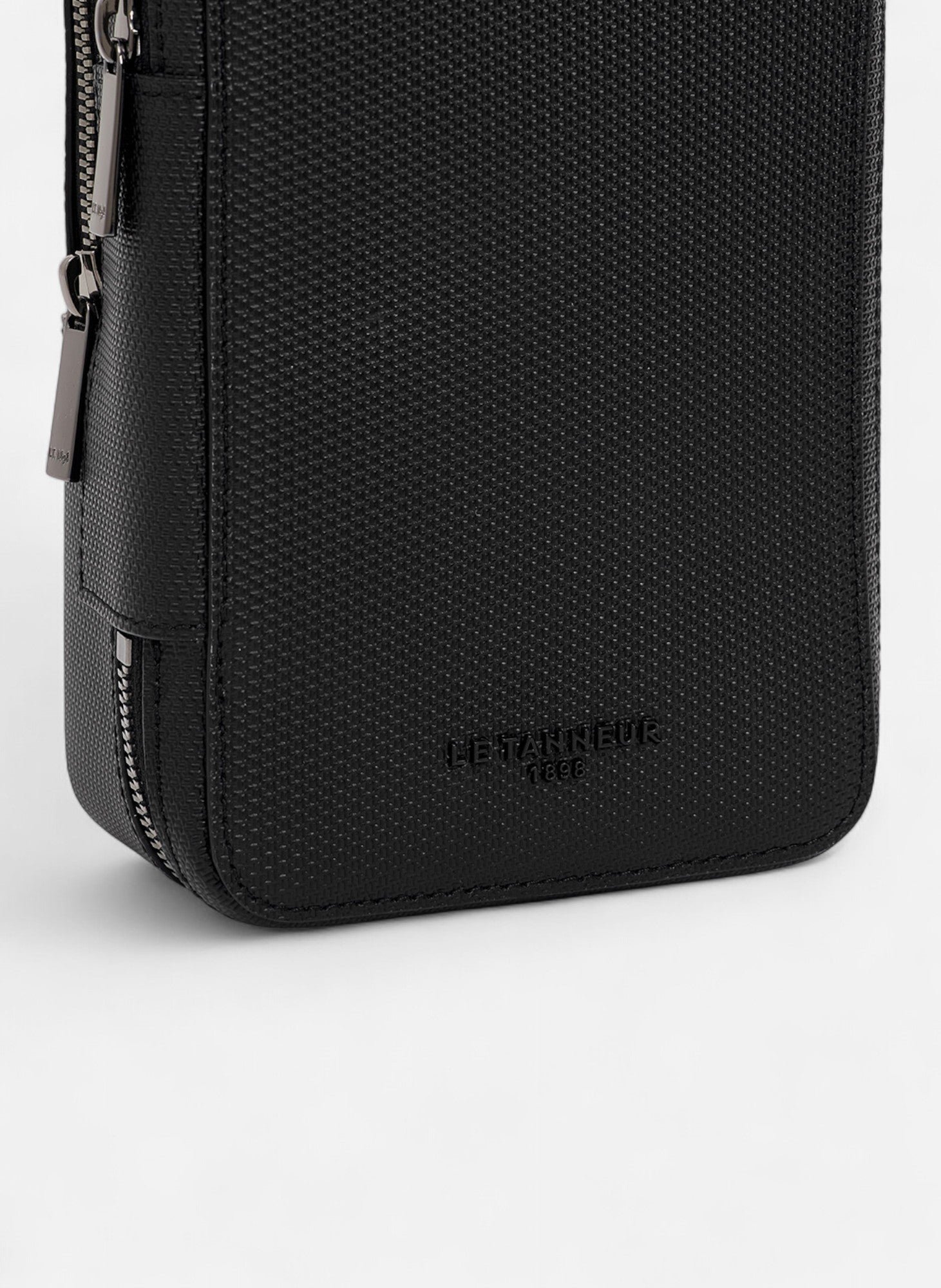 Sacoche sling emile en cuir grainé LE TANNEUR Noir