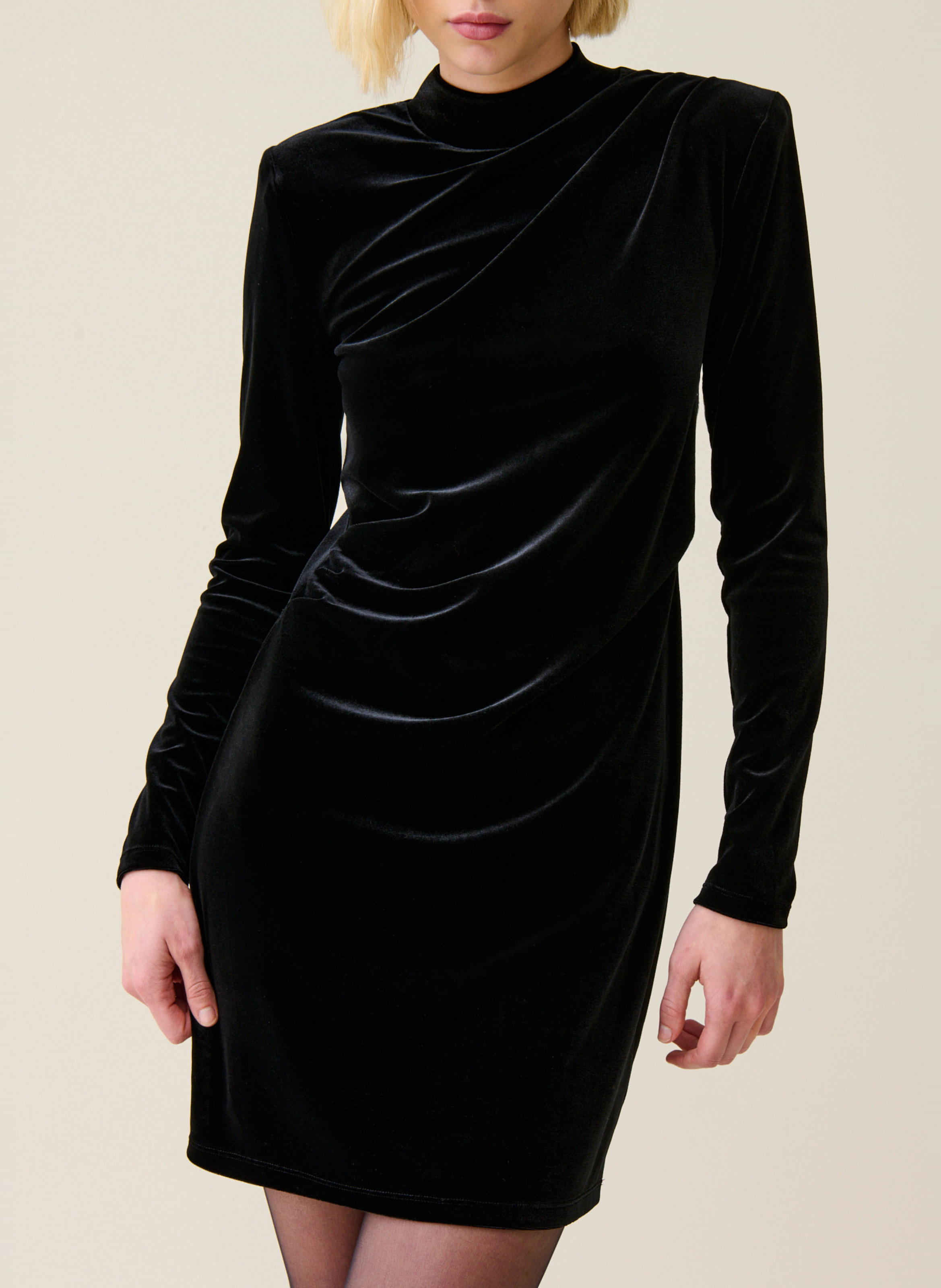 Robe courte cintrée en velours CLAUDIE PIERLOT Noir