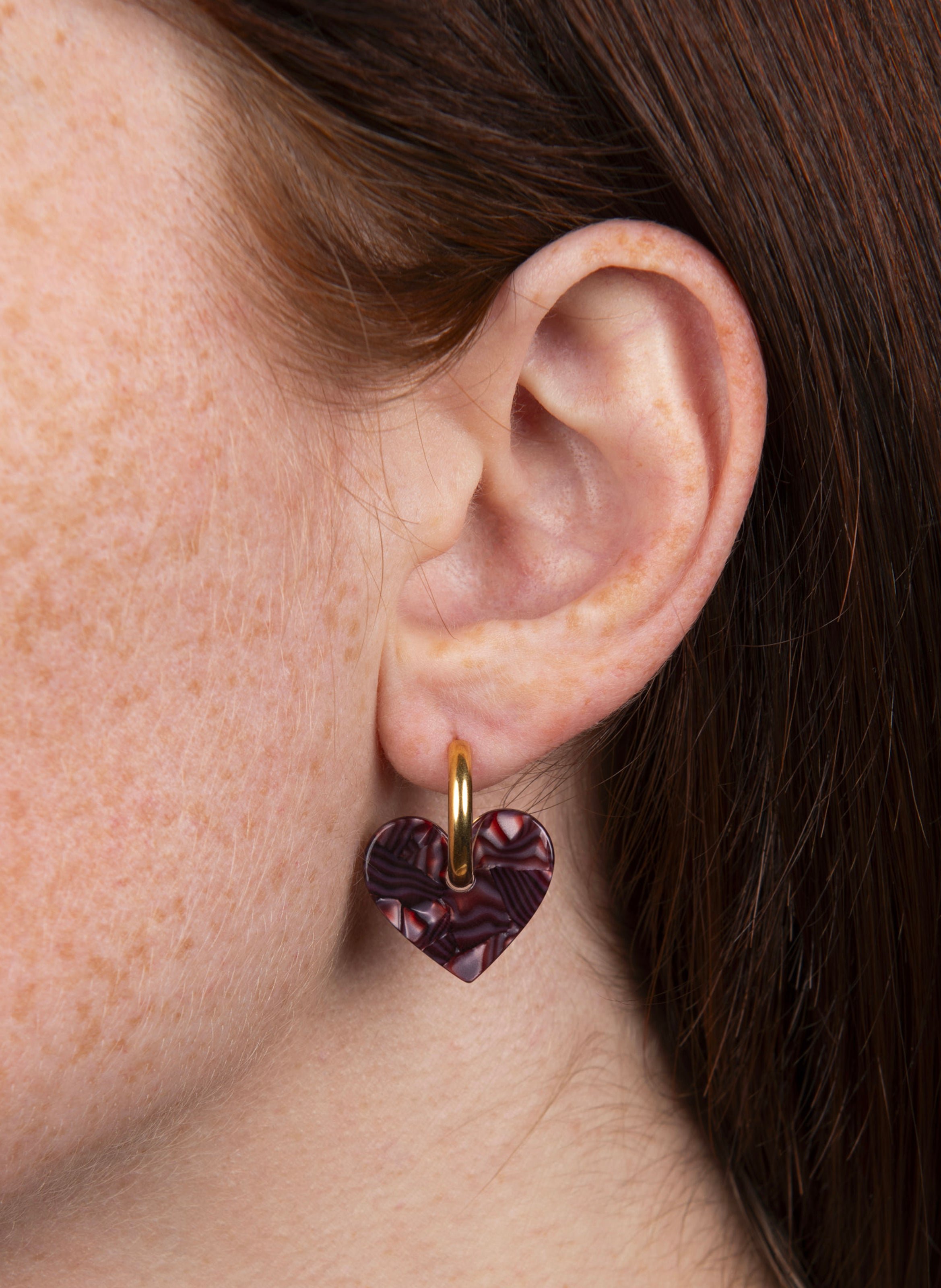 Boucles d'oreilles lova lova avec anneaux en acier inoxydable doré KURAGE GINZA Violet