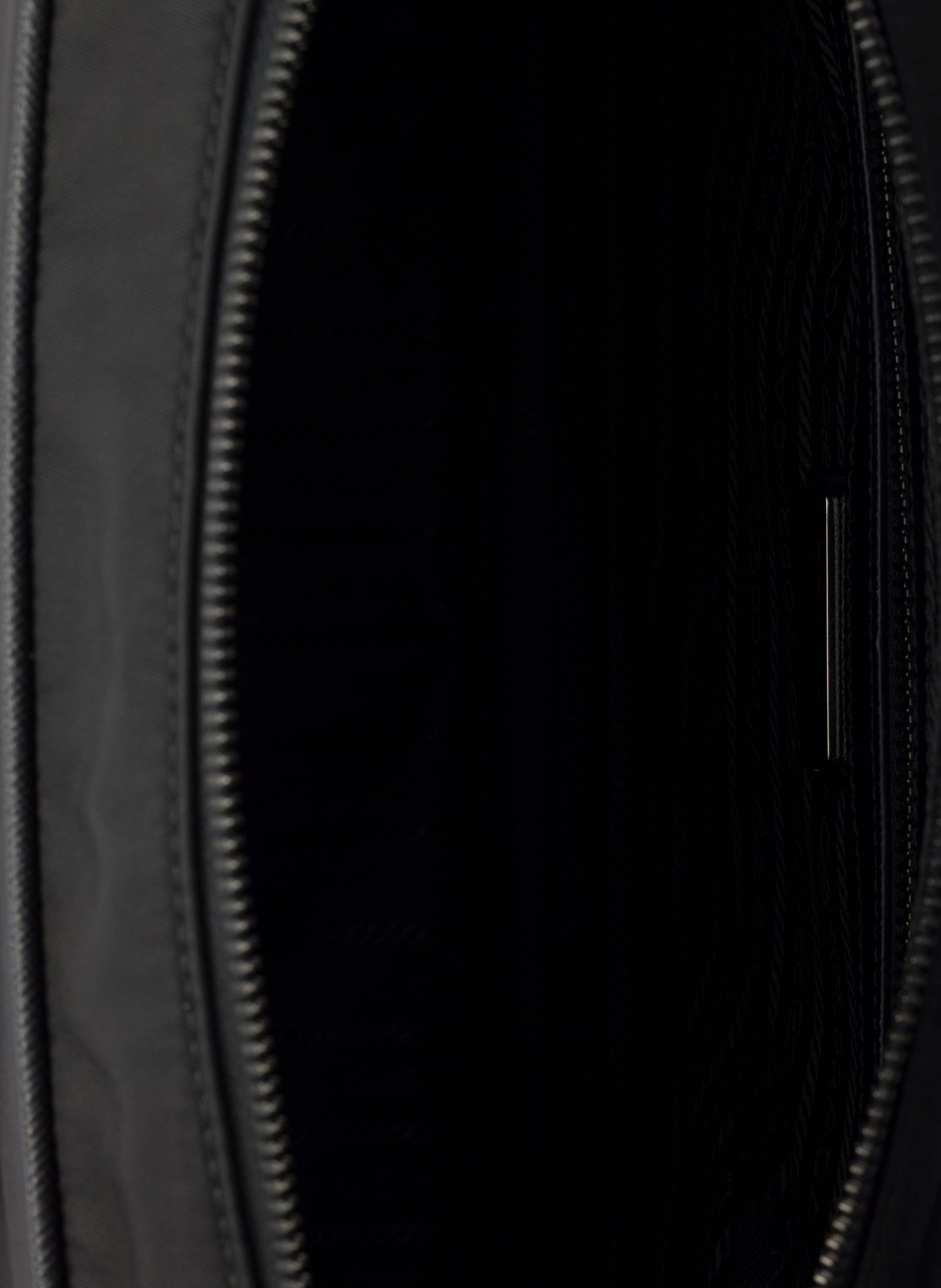 Sac porté épaule en re-nylon et cuir saffiano PRADA Noir