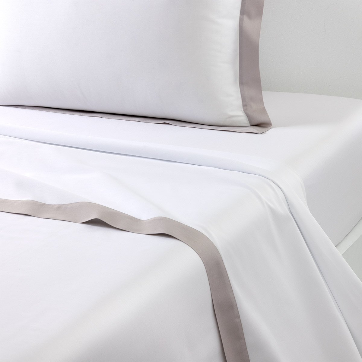 Drap plat en satin, linéa YVES DELORME Gris