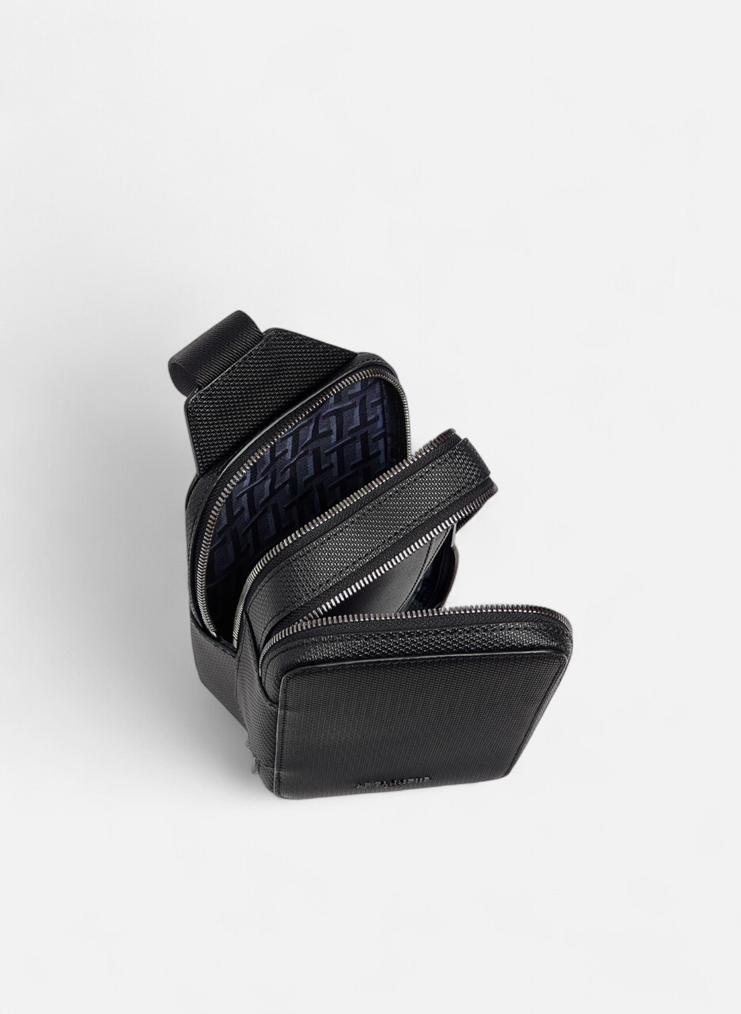 Sacoche sling emile en cuir grainé LE TANNEUR Noir