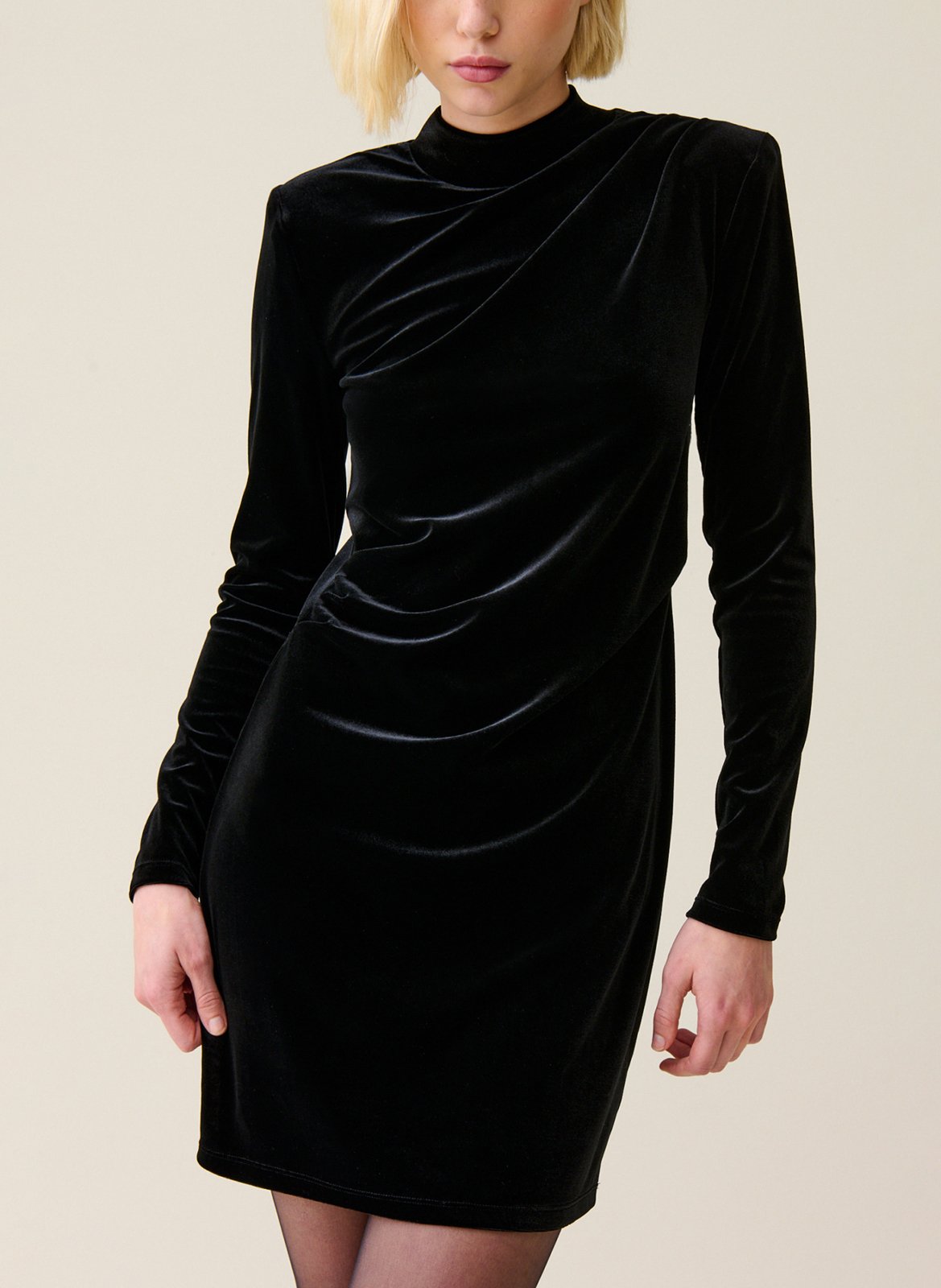 Robe courte cintrée en velours CLAUDIE PIERLOT Noir