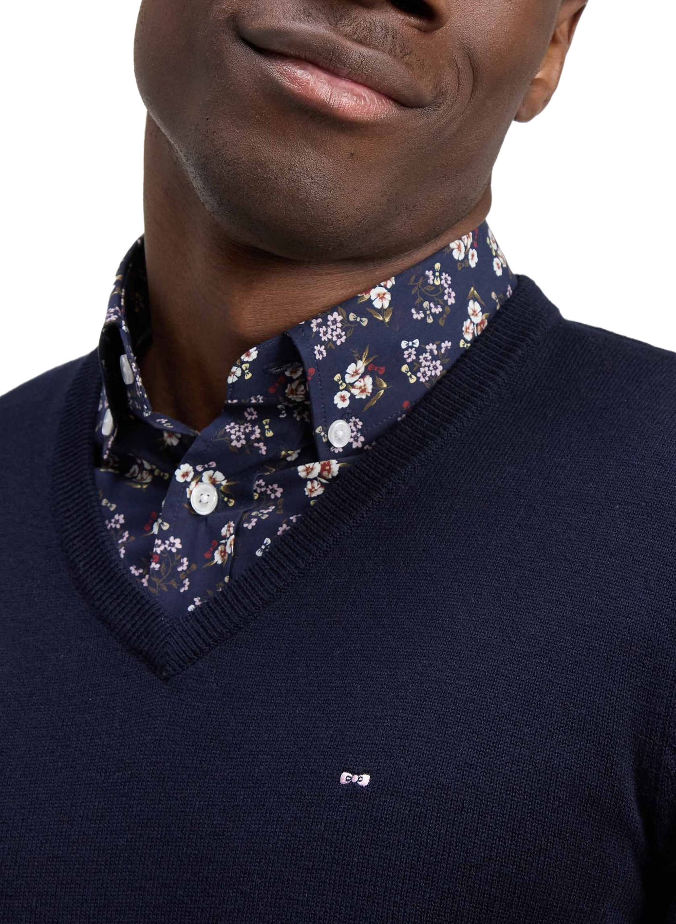 Gerader Pullover mit V-Ausschnitt aus Wolle und Baumwolle EDEN PARK Blau