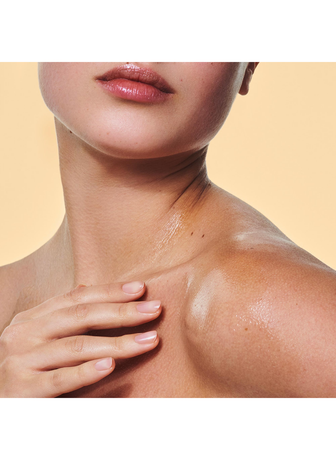 Glowing Sun Oil High Protection SPF30 for the body CLARINS No color