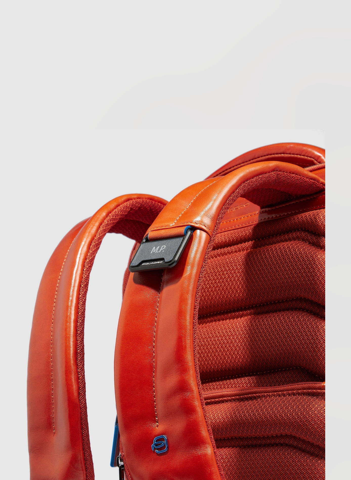 Sac à dos pour ordinateur 15,6" personnalisable PIQUADRO Marron