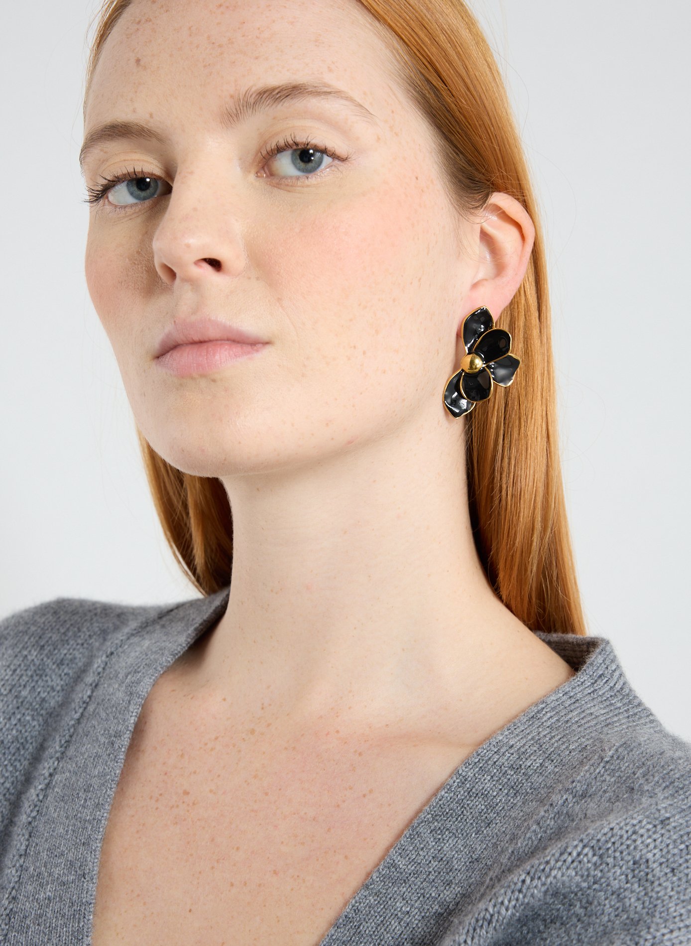 Boucles d'oreilles fleurs AU PRINTEMPS PARIS Noir