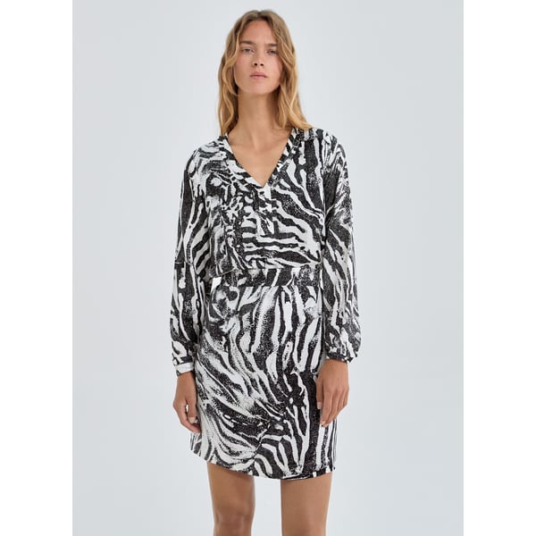 Robe droite à col v