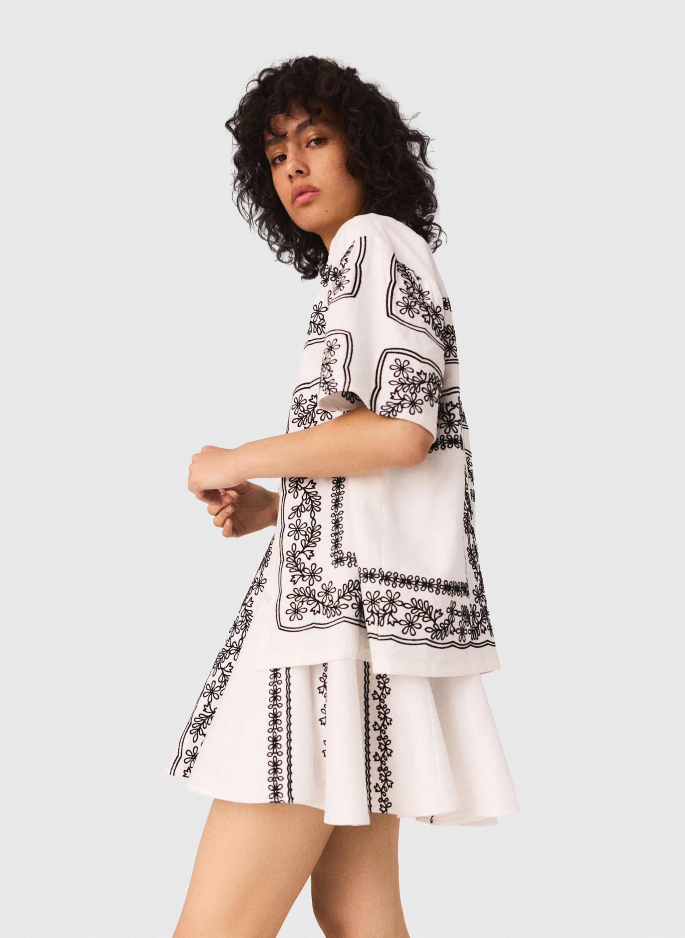 Chemise oversize en lin mélangé brodé MAJE Beige