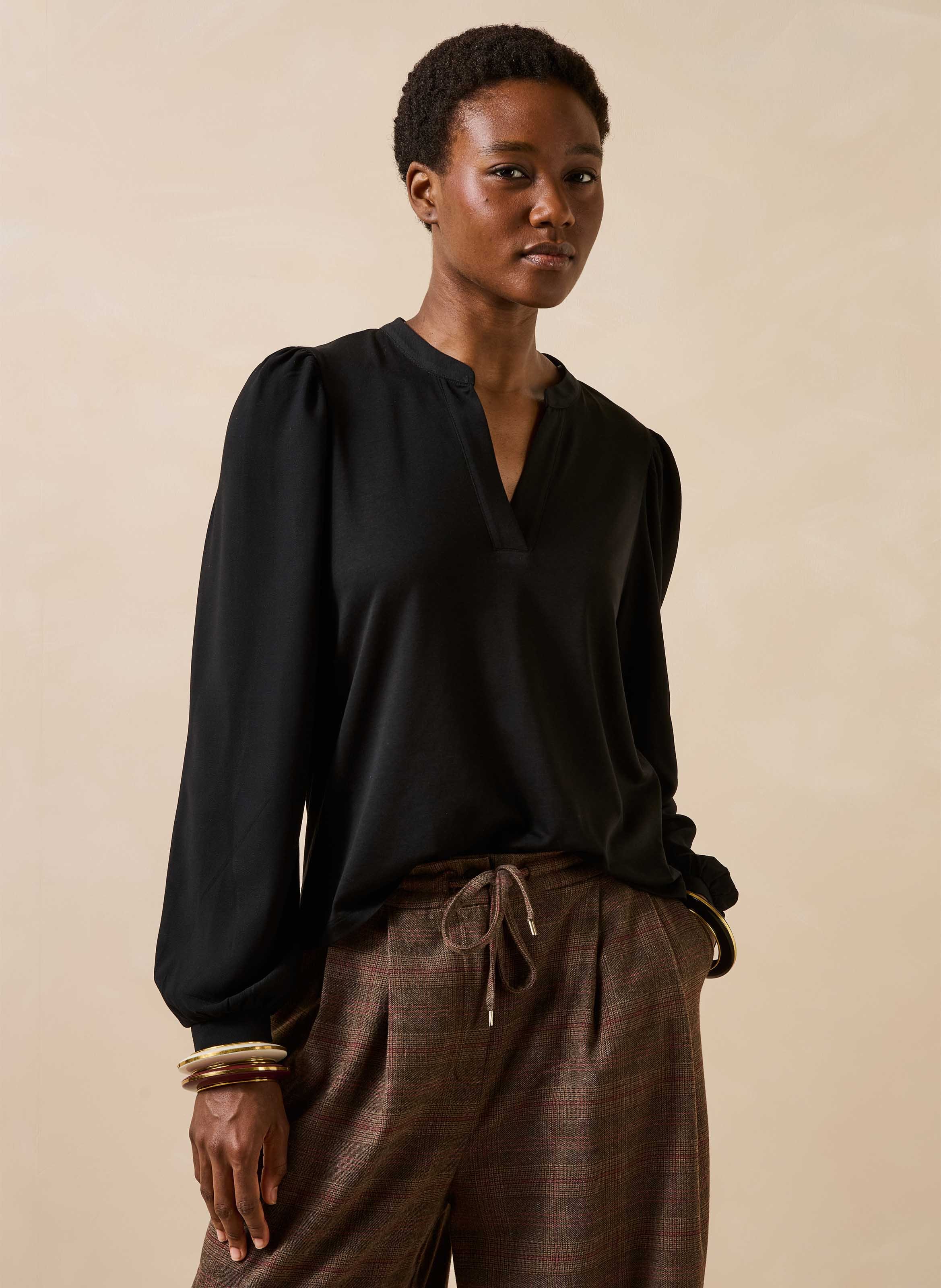 T-shirt met V-hals LA FEE MARABOUTEE Zwart