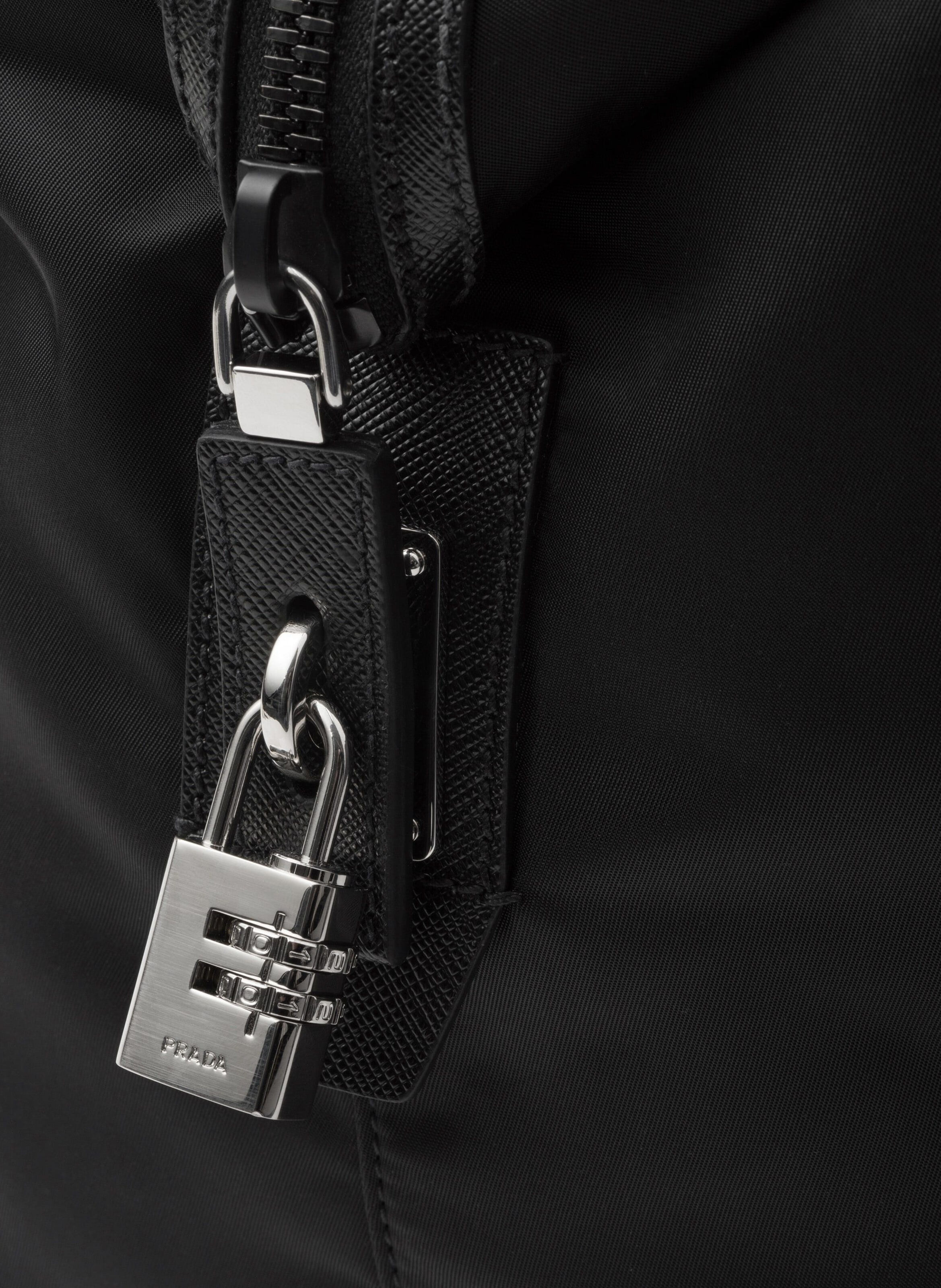 Sac de sport en re-nylon et cuir saffiano PRADA Noir