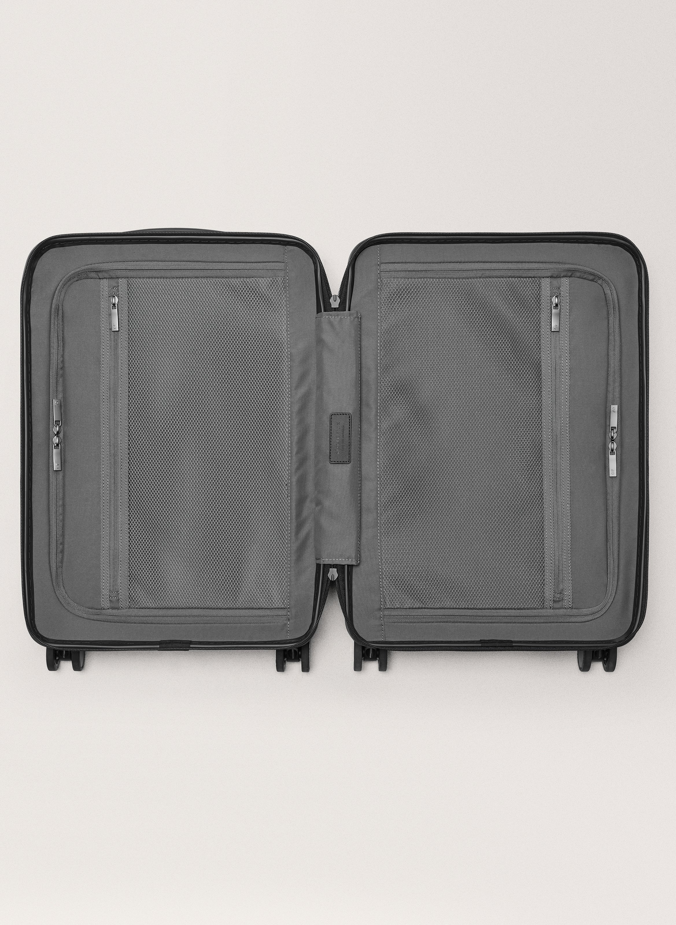 Valise 'the carry-on' en polycarbonate à fermeture zippée CARL FRIEDRIK Noir