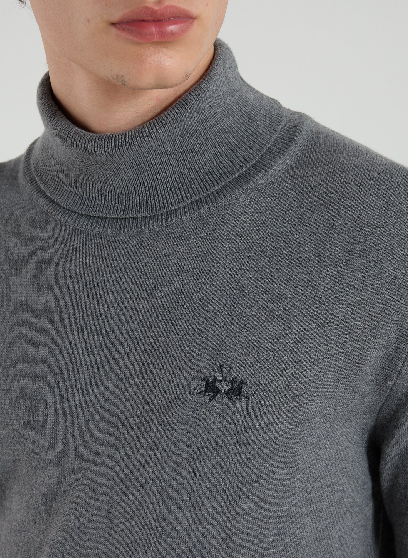 Pull droit à col roulé brodé LA MARTINA Gris