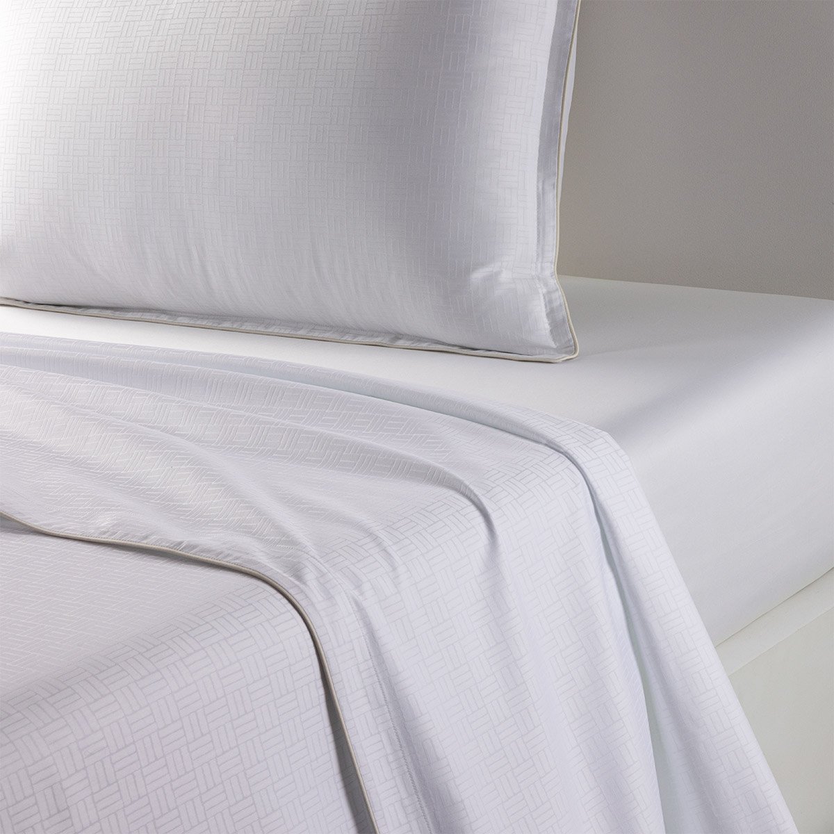 Drap plat en satin de coton, lattice BOSS HOME Blanc
