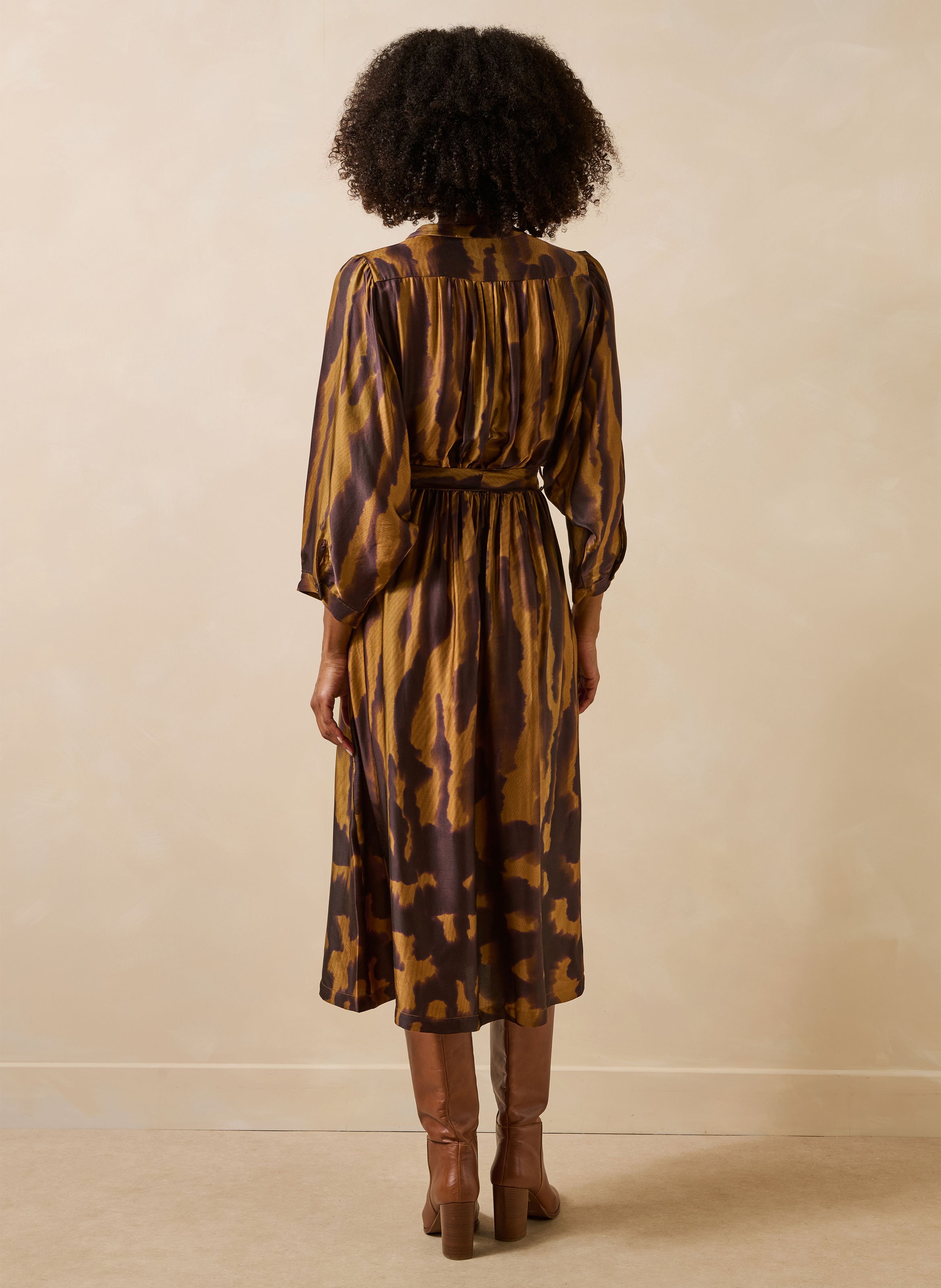 Midi jurk met ronde hals en print LA FEE MARABOUTEE Bruin