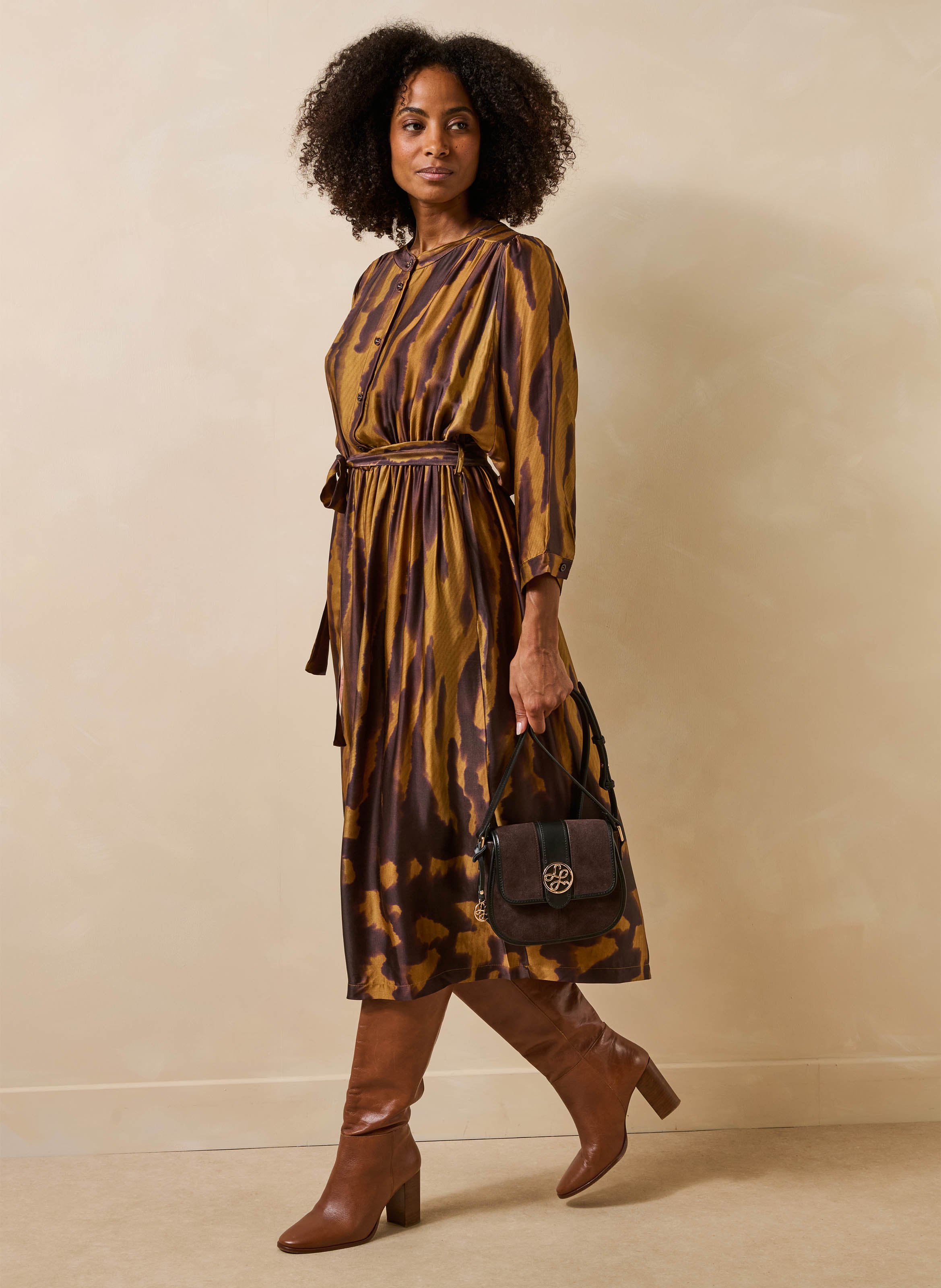 Midi jurk met ronde hals en print LA FEE MARABOUTEE Bruin