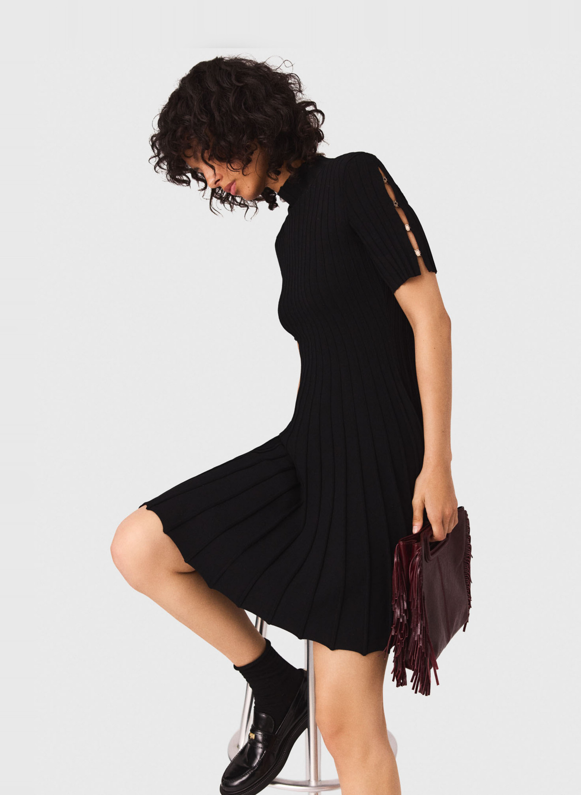 Robe courte patineuse à détails boutons Noir