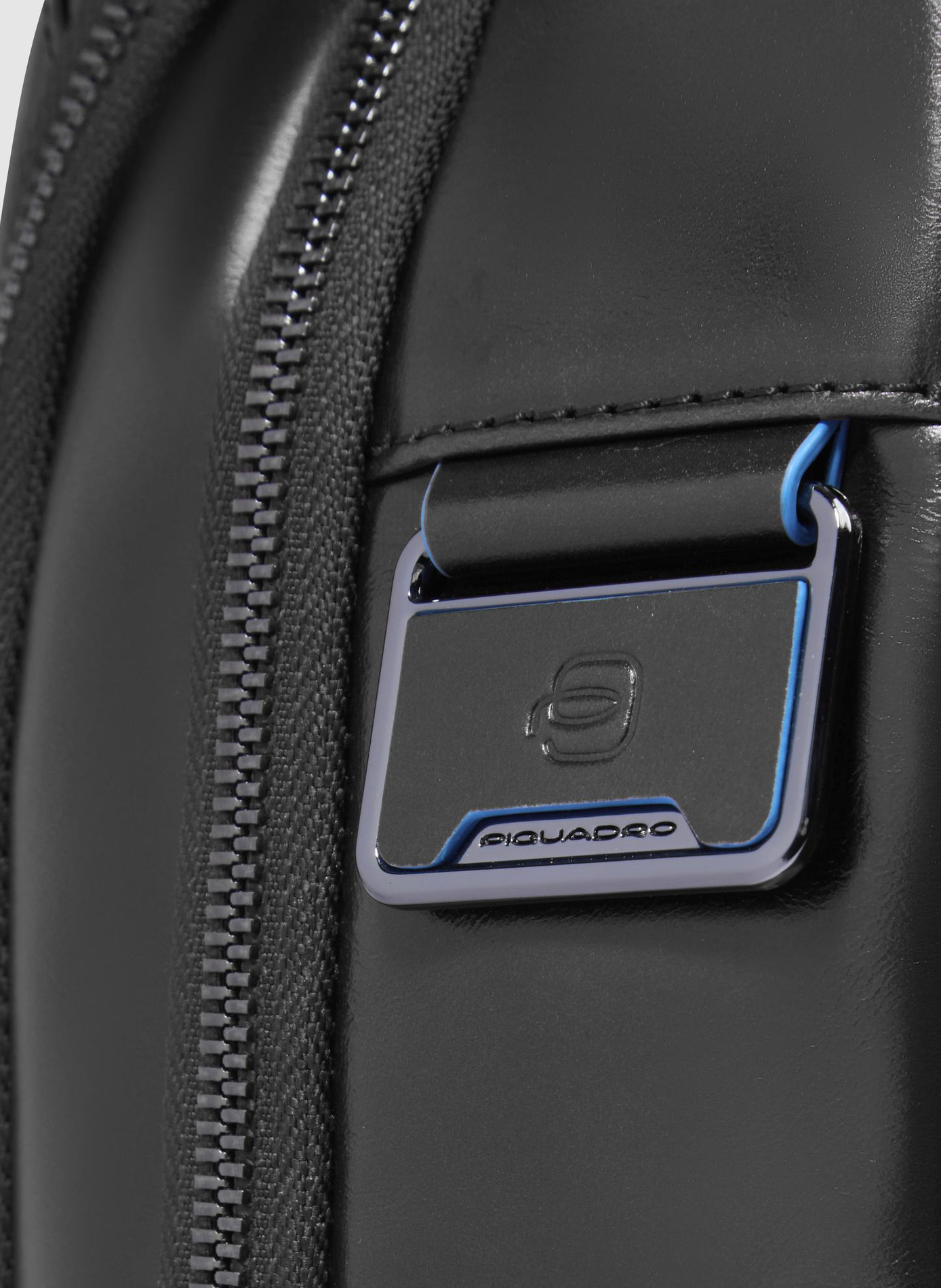 Sac à dos de voyage pour ordinateur 15,6" PIQUADRO Noir