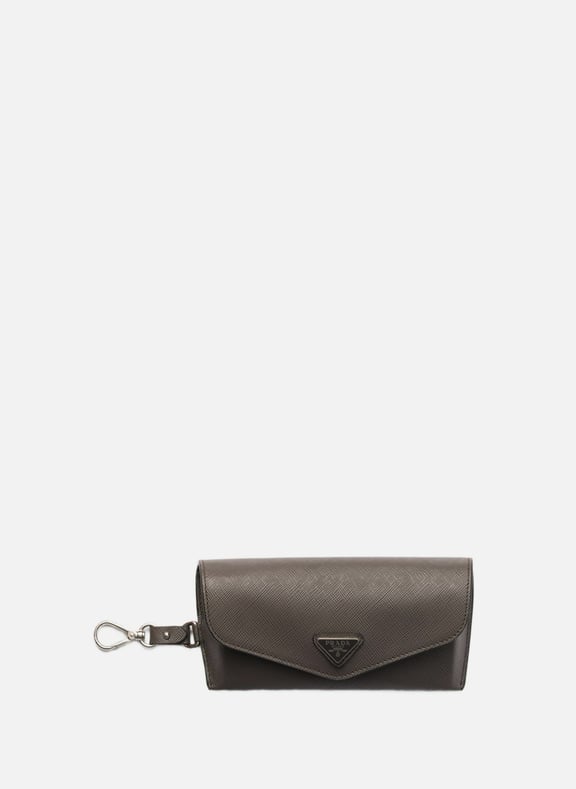 Étui à lunettes en cuir saffiano Gris by PRADA PRADA Étui à lunettes en cuir saffiano Gris