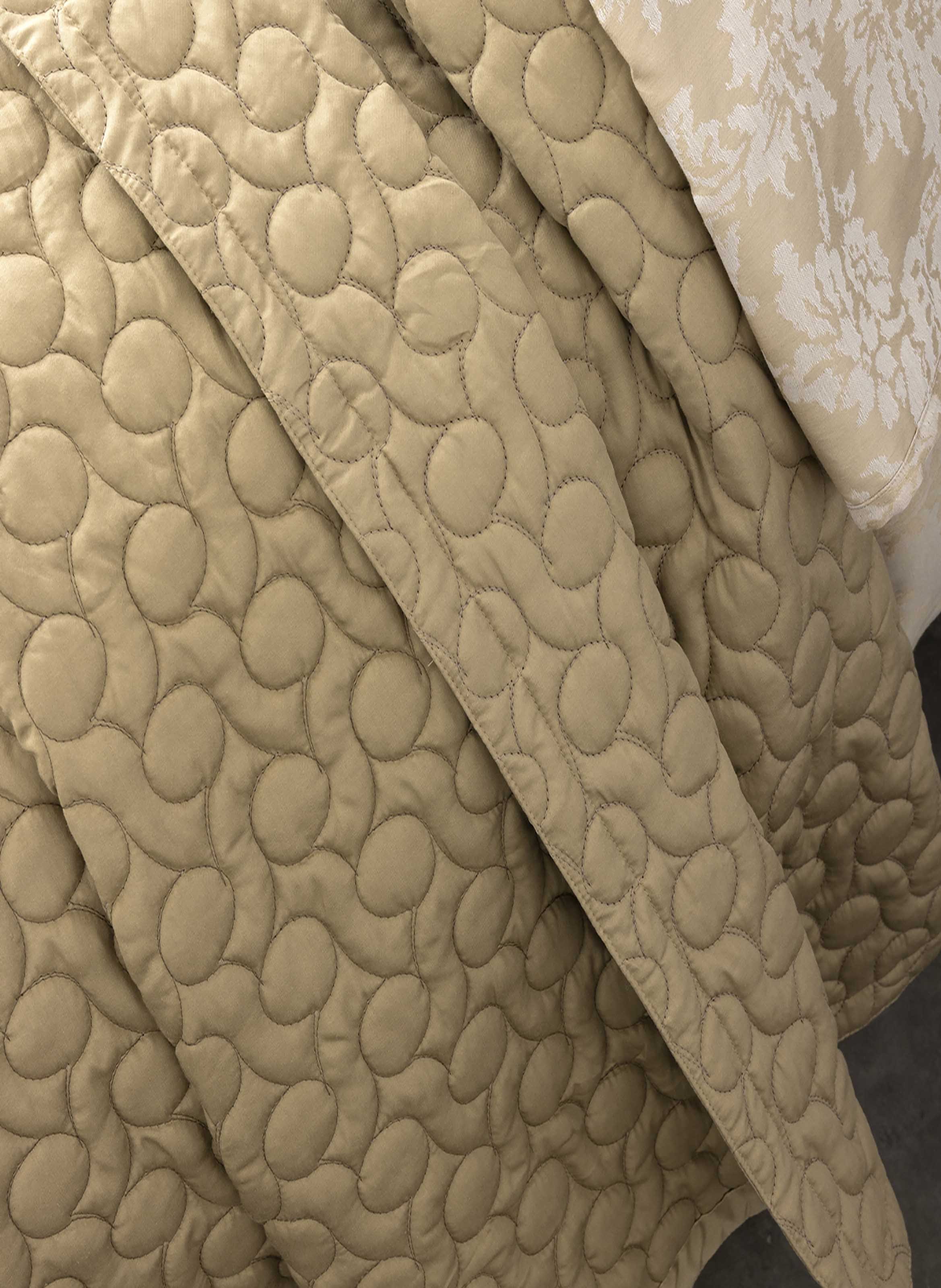 Couvre-lit matelassé uni en satin de coton bio, poesie ALEXANDRE TURPAULT Jaune