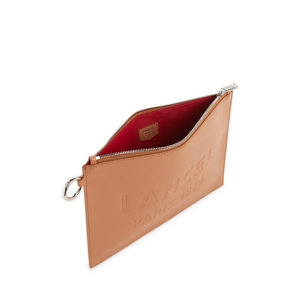 Pochette Essentiel L en cuir