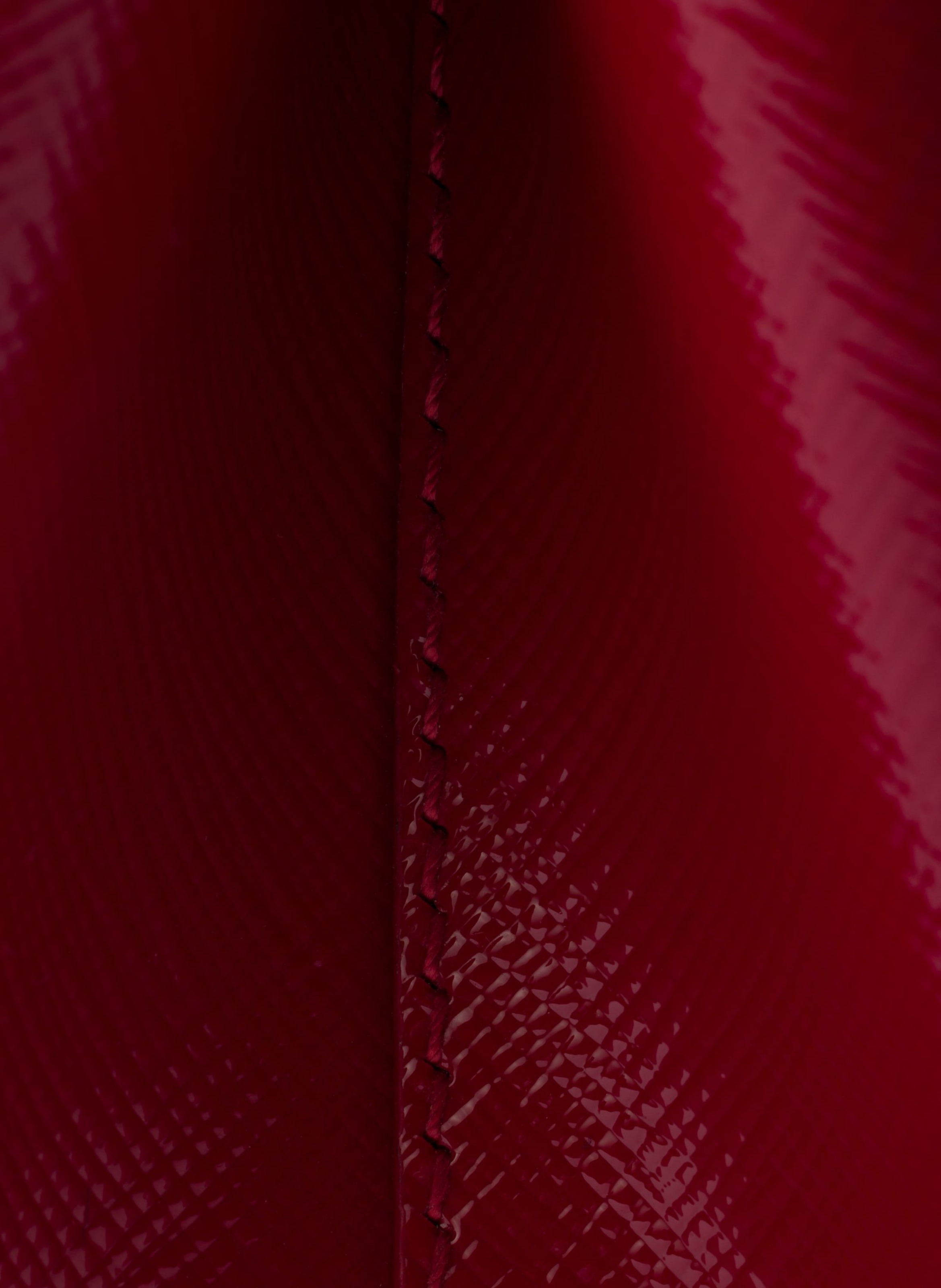 Mini sac prada galleria en cuir saffiano verni PRADA Rouge