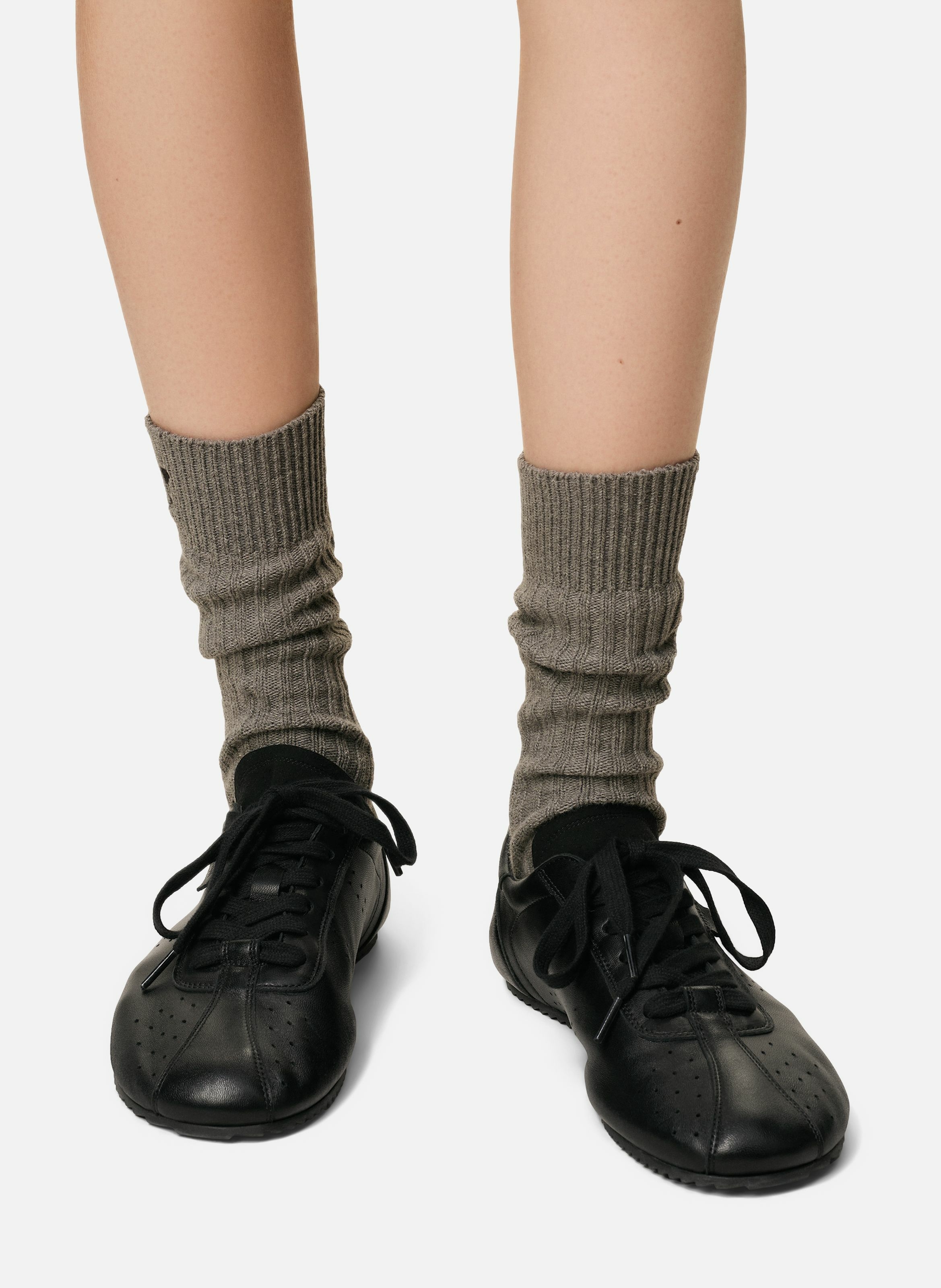 Baskets soft basses en cuir lisse unisexes AMI PARIS Noir