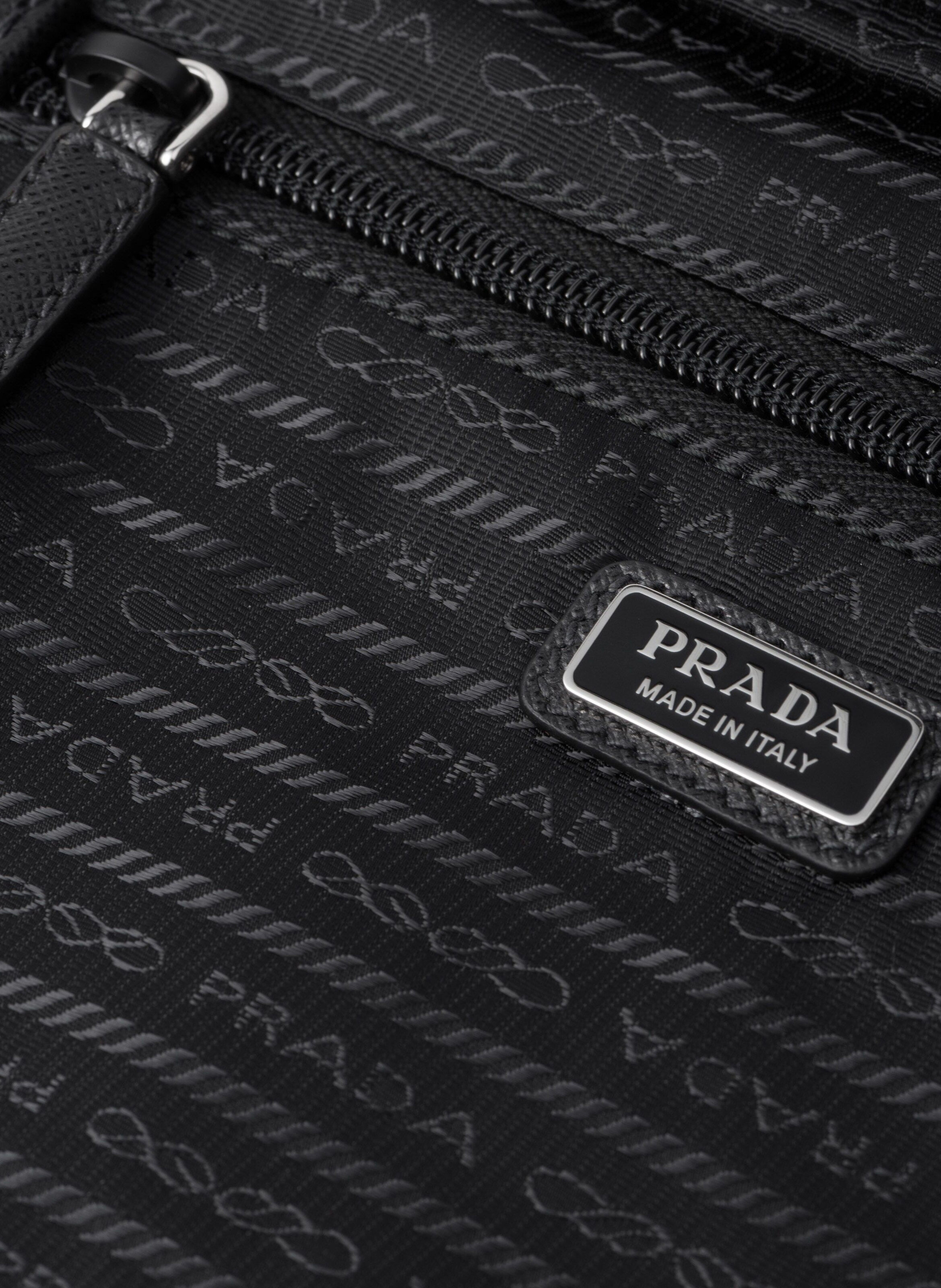Pochette zippée en re-nylon PRADA Noir